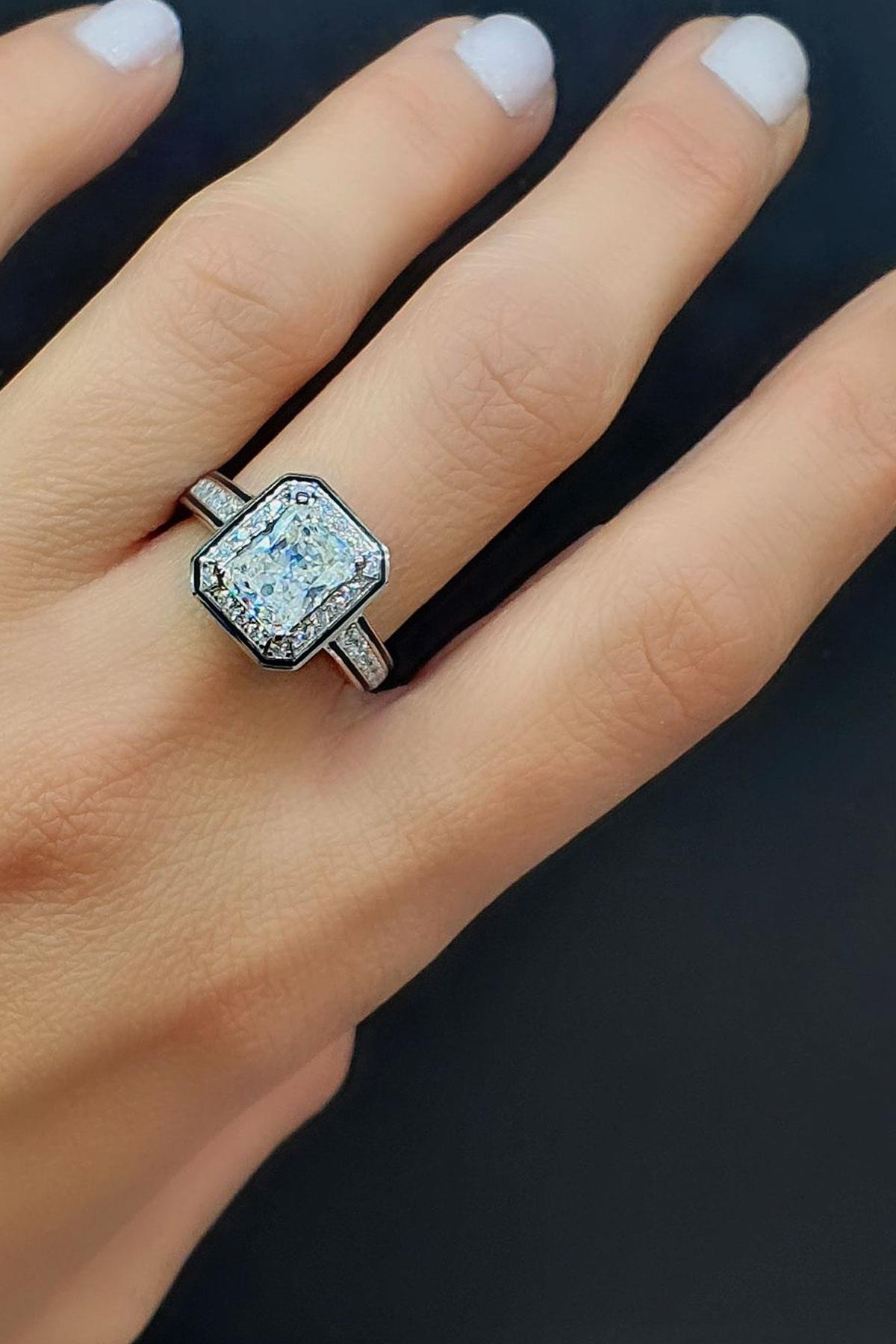 Sky Diamond Taşlı 925ayar Gümüş Üzerine Beyaz Altın Kaplama Özel Tasarım Tek Taş Baget Yüzük