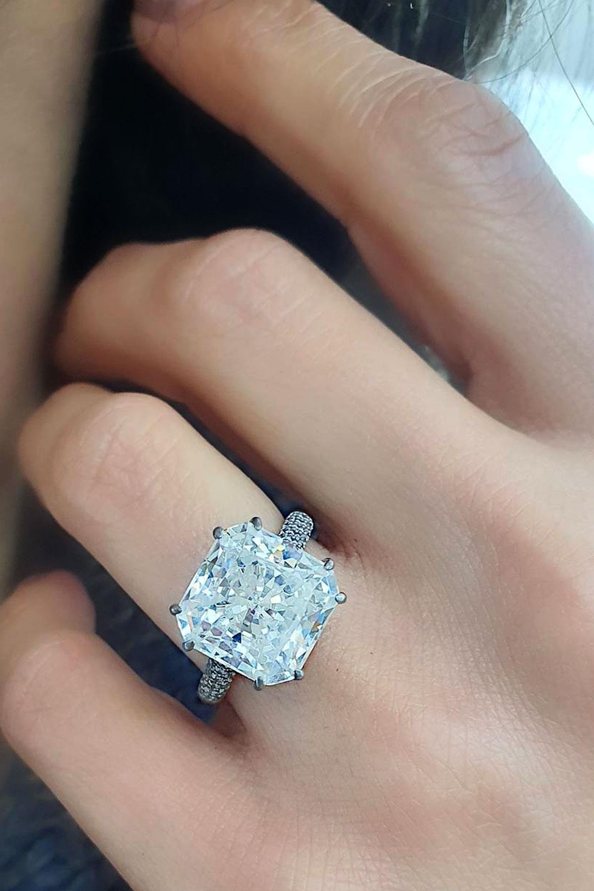 Sky Diamond  Taşlı 925ayar gümüş üzerine beyaz altın kaplama baget tek taş  yüzük