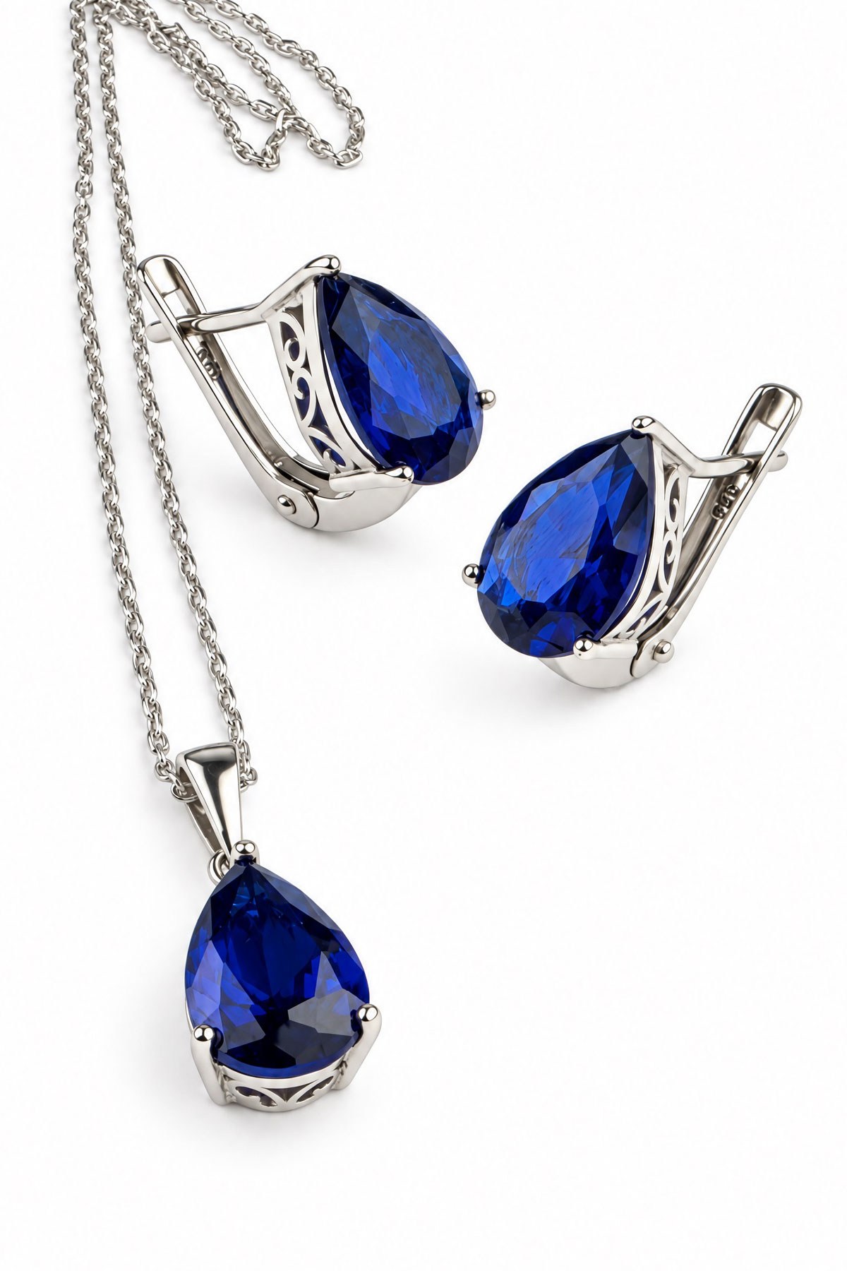 Skydiamond Blue Safir Taşlı 925ayar Gümüş Üzerine Beyaz Altın Kaplama Tek Damla Taş set takım