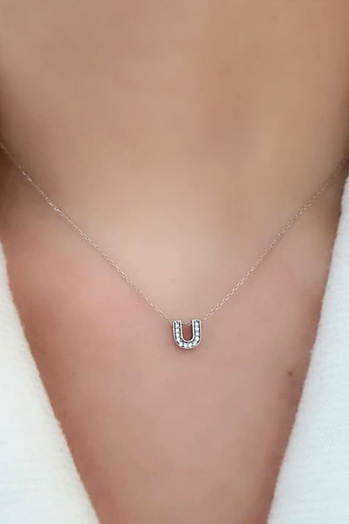 U harfi gümüş minimal kolye