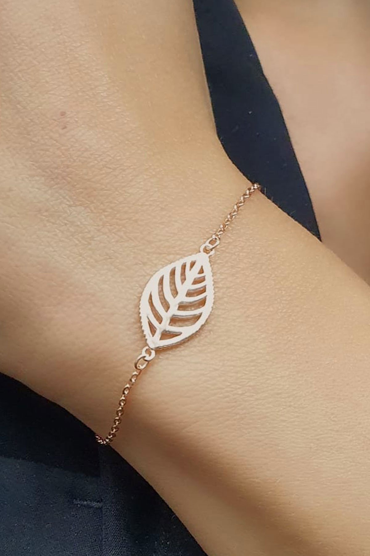 Yaprak Figürlü 925ayar Gümüş Üzerine Rose Altın Kaplama Bileklik  