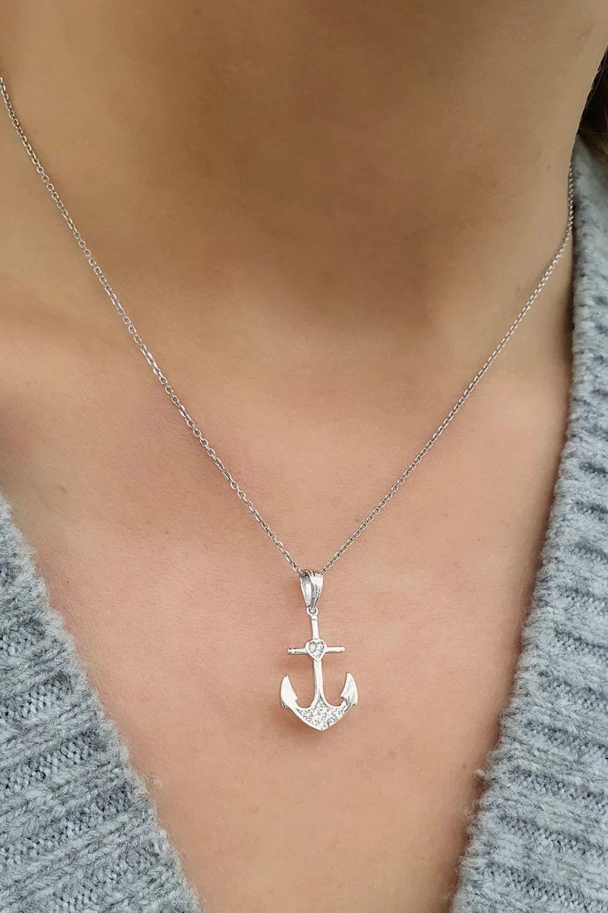 Zirkon Taş Detaylı 925 ayar Gümüş Çapa Kolye 