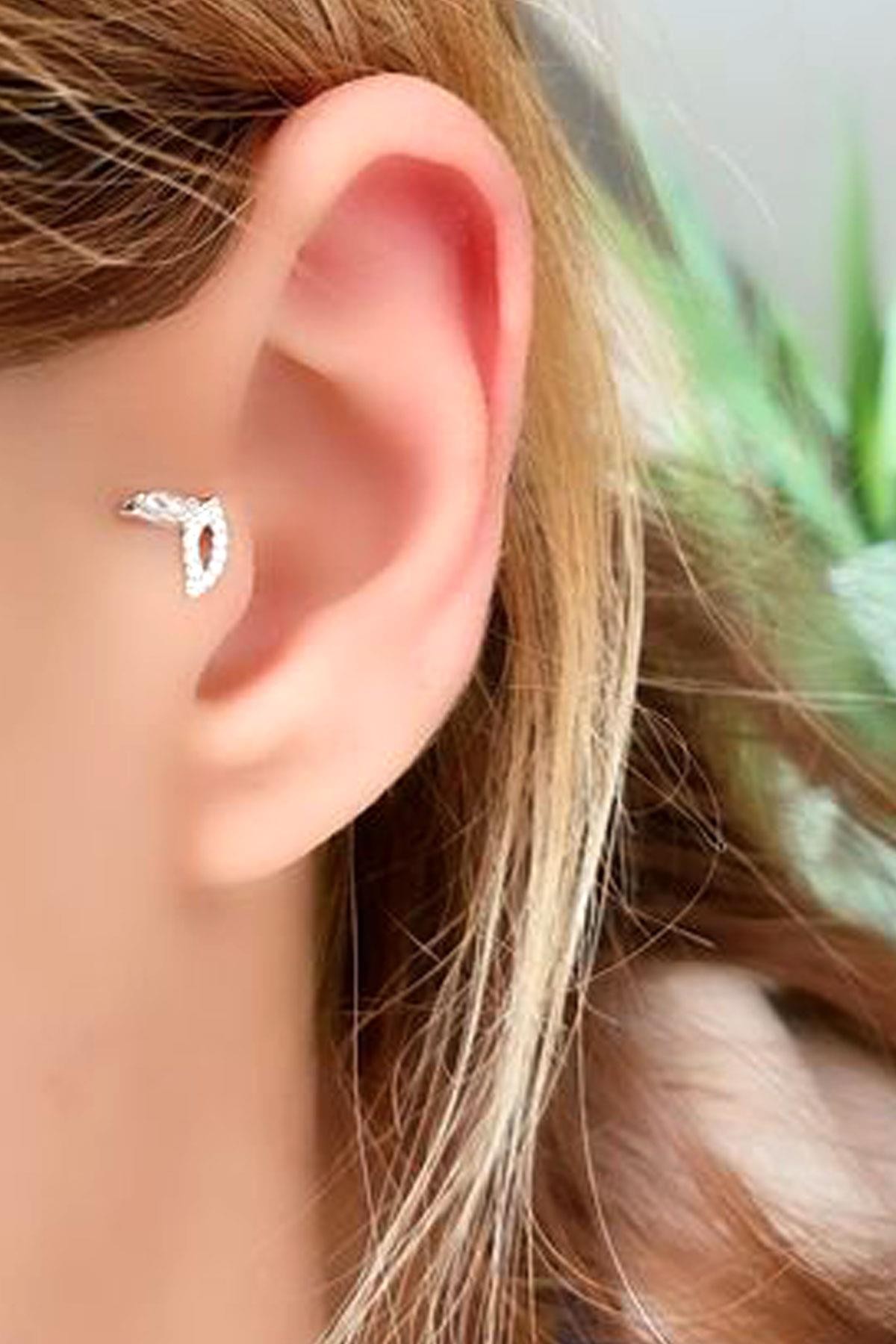 Zirkon Taş Detaylı 925ayar Gümüş Tragus Helix Kikirdak balık kuyruğu  piercing 