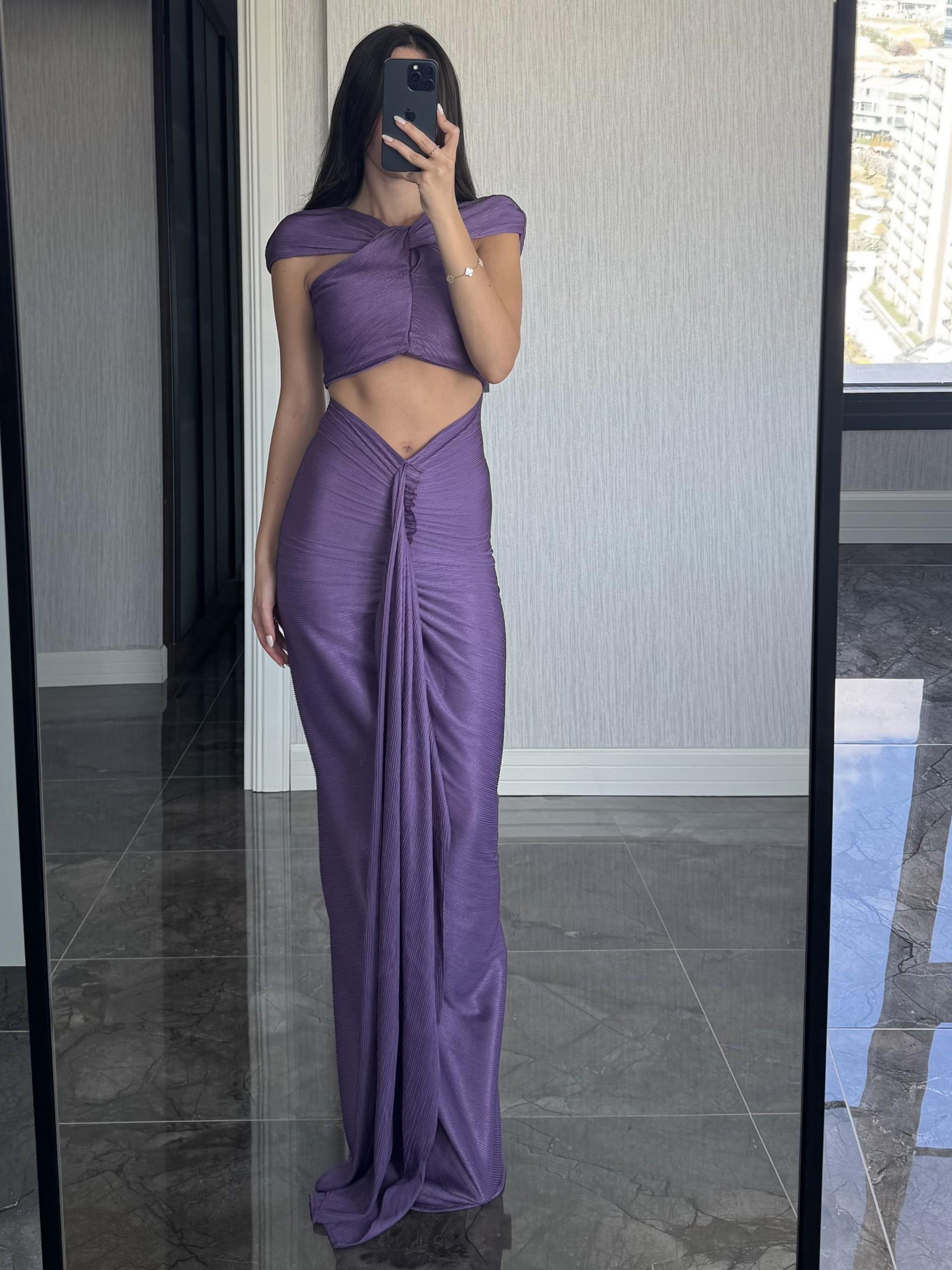 Lila Elbise
