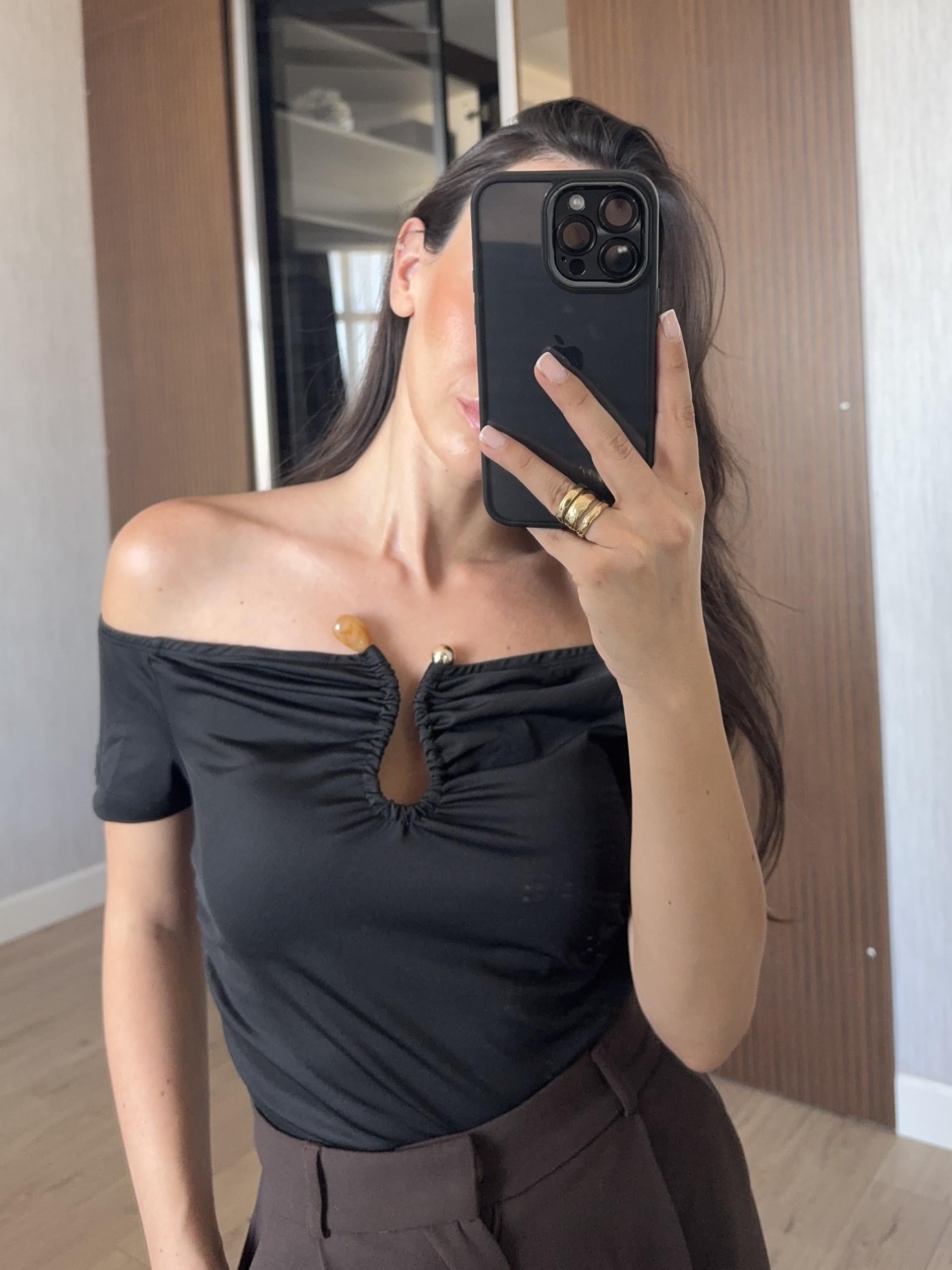 Taş Detaylı Bluz