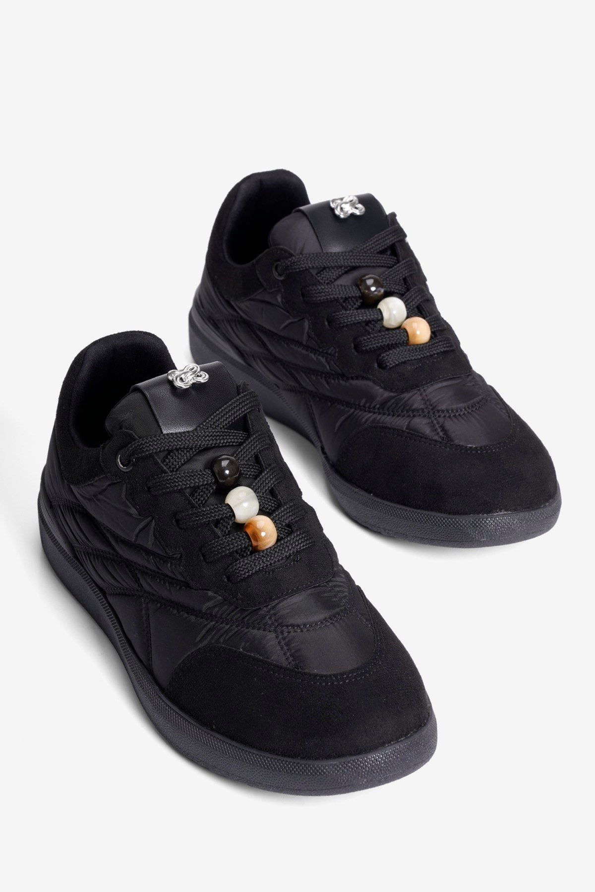 Kadın Paraşüt Sneaker Süet Detaylı Boncuk Aksesuarlı Rika Siyah