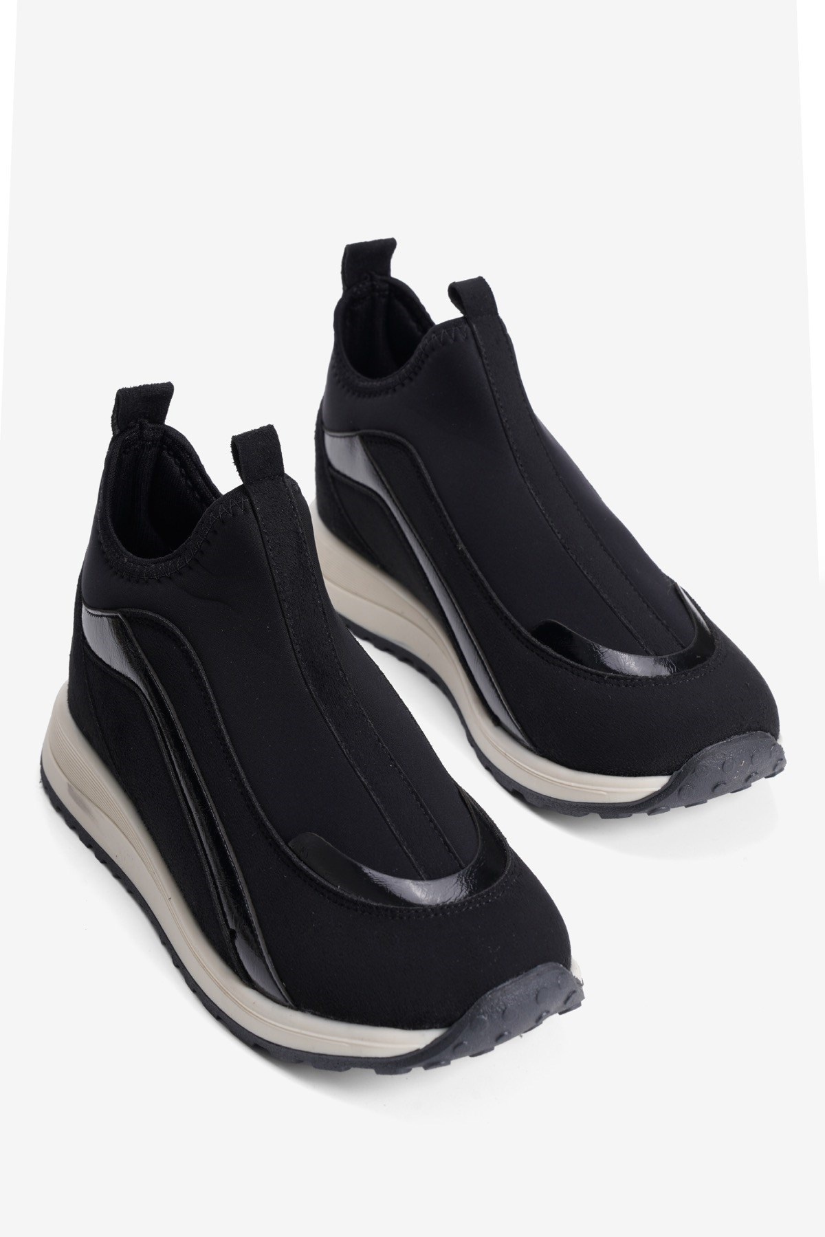 Kadın Streç Sneaker Bağcıksız Süet Ve Rugan Detaylı Spor Ayakkabı Niro Siyah