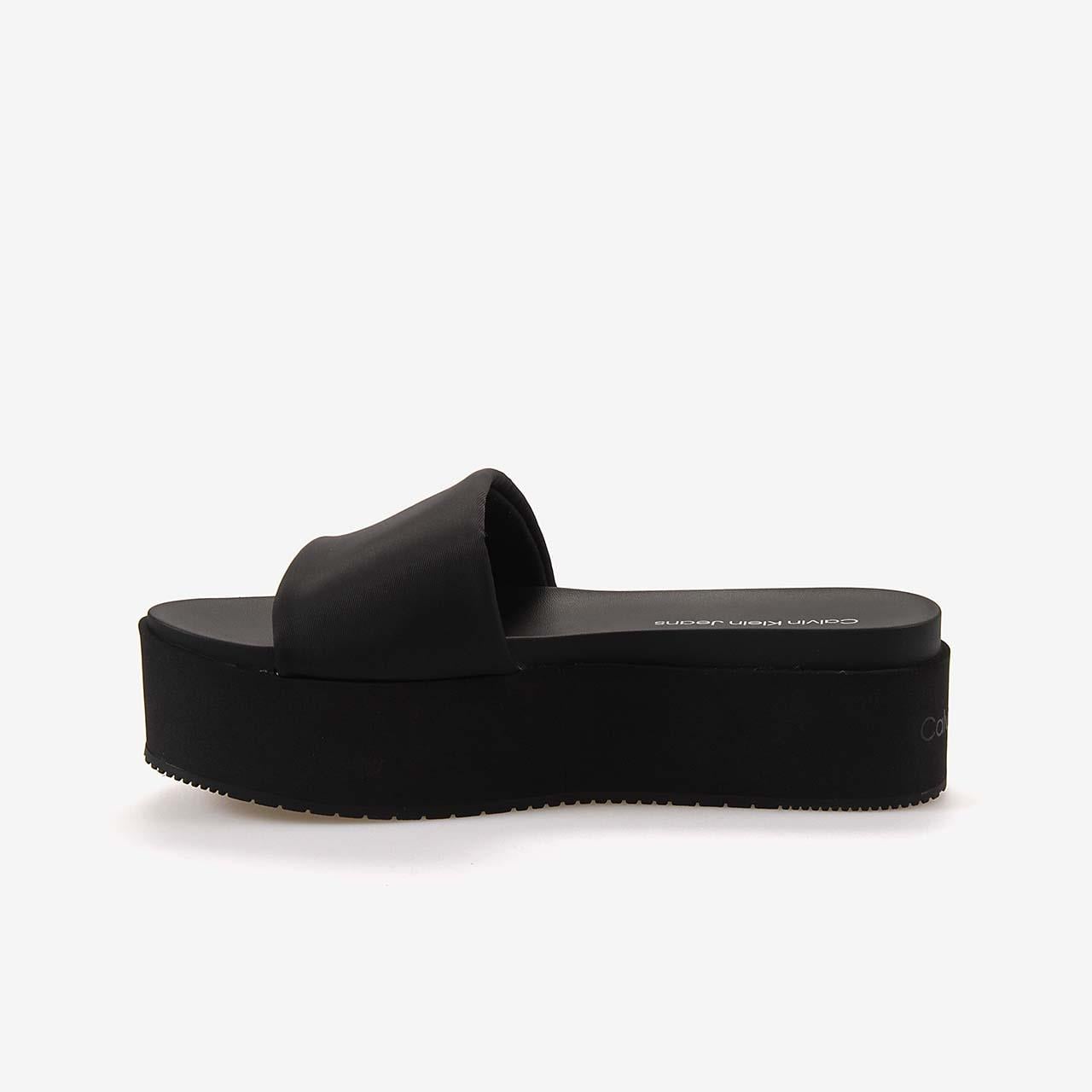 Calvin Klein Kadın Dolgu Topuk Terlik YW0YW01791
