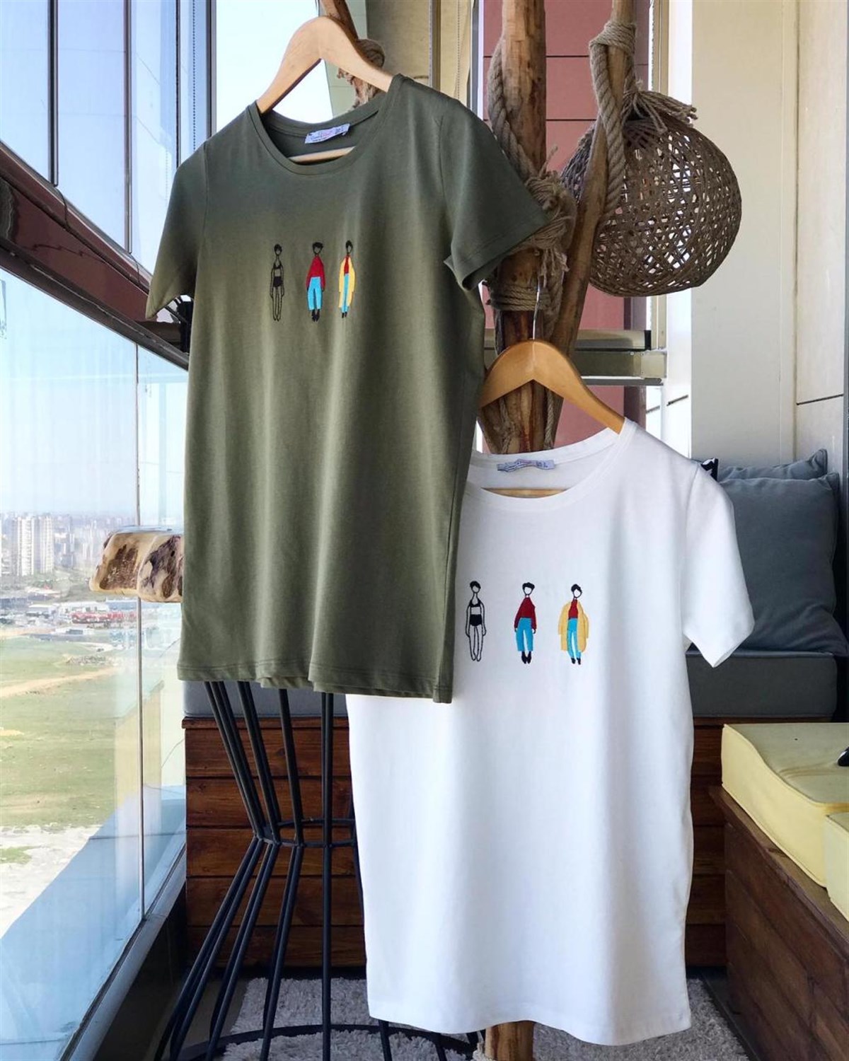 3 Kadın Nakış Detaylı Tshirt (HAKİ & BEYAZ )