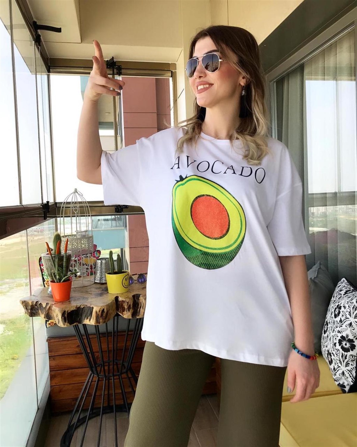 Avakado Desenli Önü Simli Kabartma Tshirt