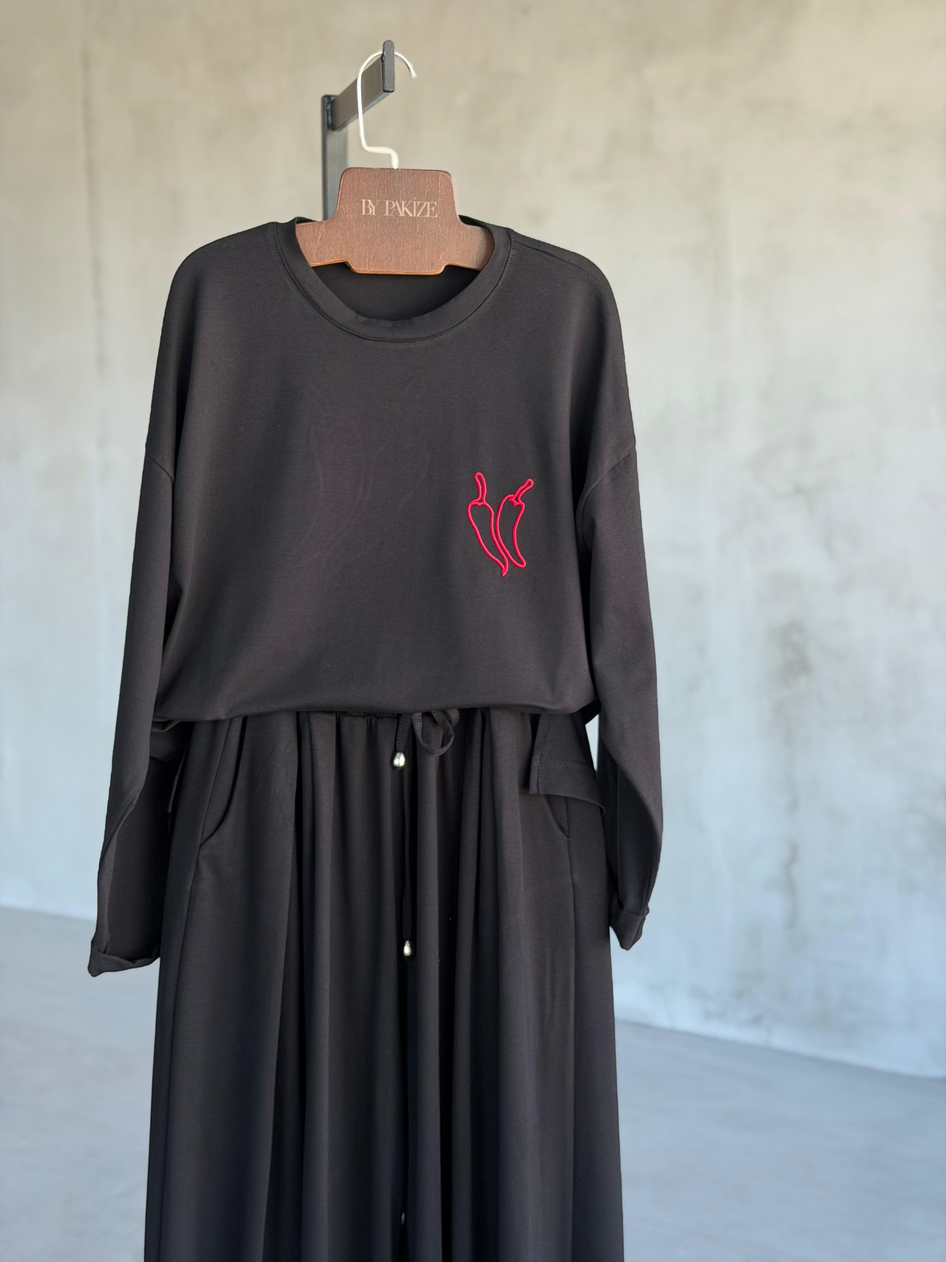 Basic Oversize Ön Arka Nakışlı Biber Tişört (Siyah)