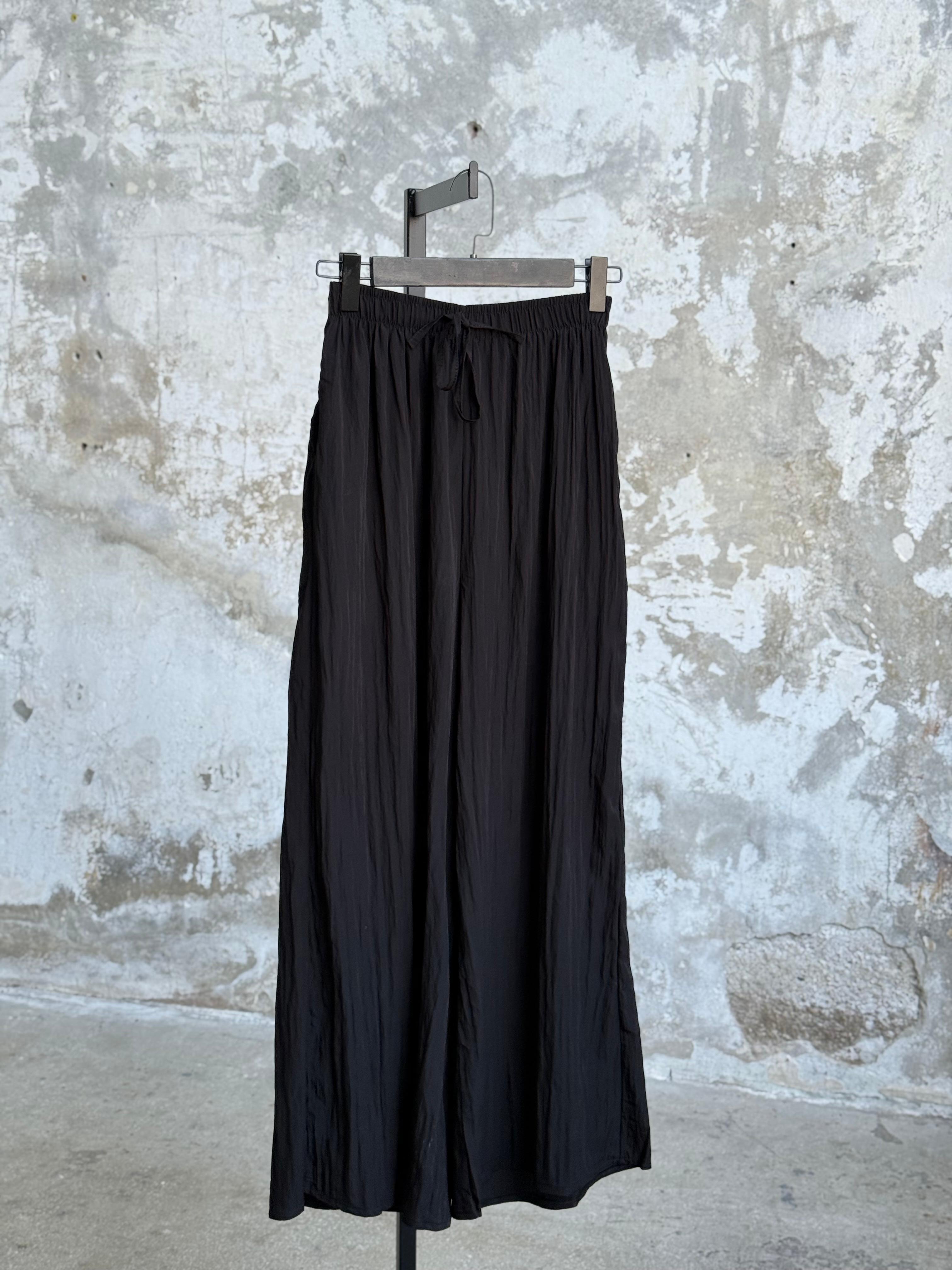 Belden Bağlama Detaylı Kırışık Pantolon (Siyah)