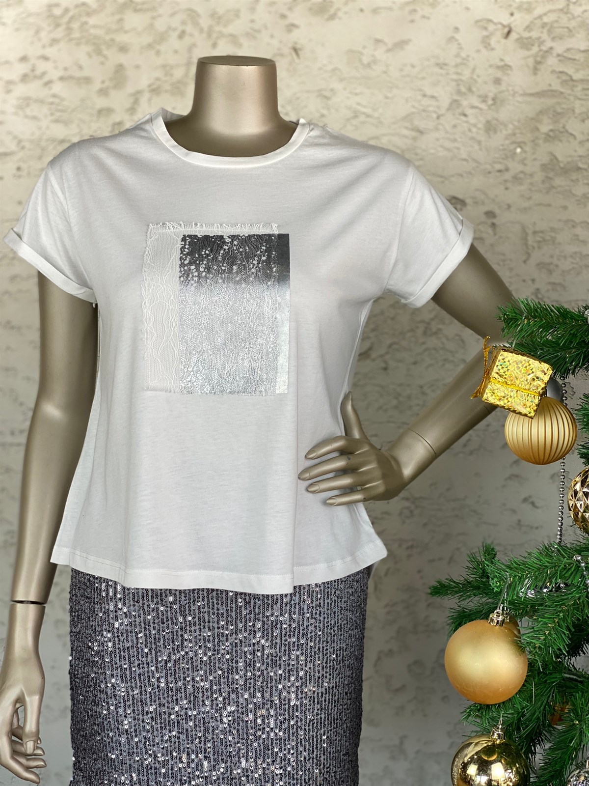 Dantel İşlemeli T-shirt (Beyaz)