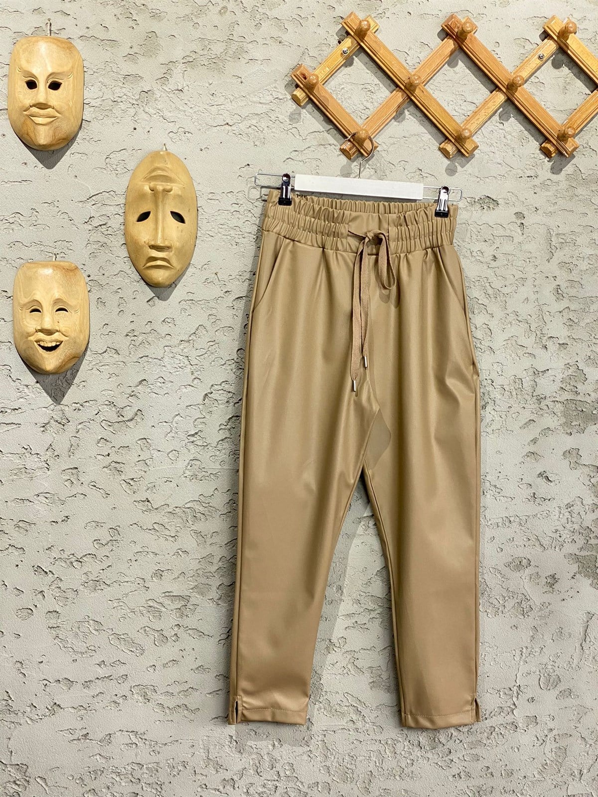 Deri Joger Model Pantolon (Bej)