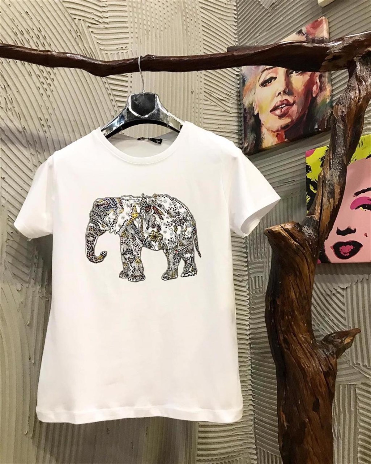 Fil Baskılı Özel Taş Boncuk İşçilikli Tshirt