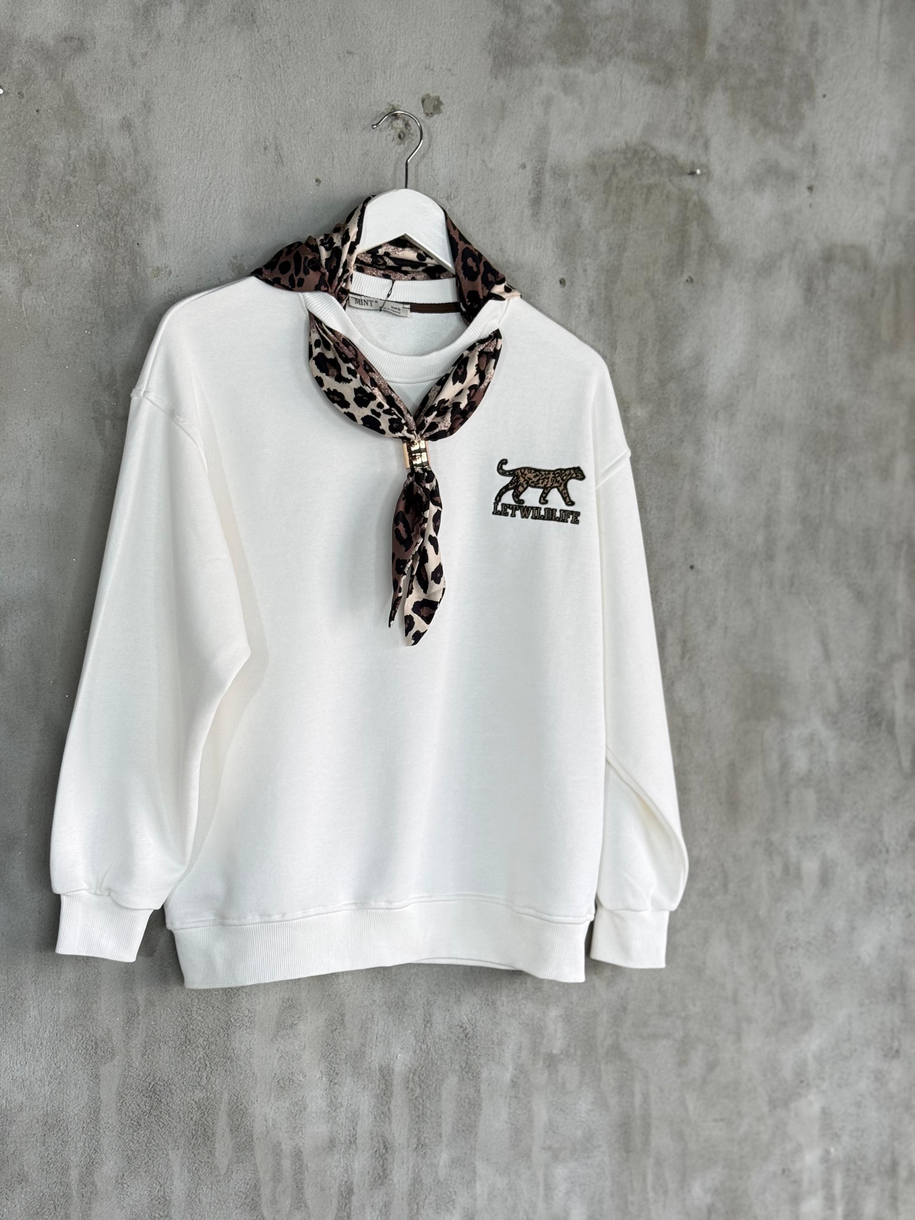 Fular Aksesuarlı Nakışlı Oversize Sweatshirt (Beyaz)