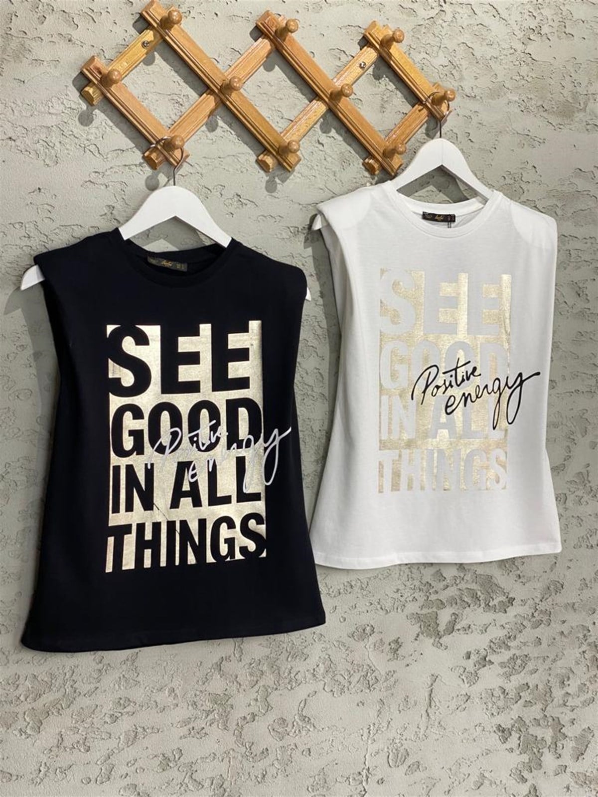 Gold Baskılı Vatkalı Tshirt (EKRU & SİYAH)