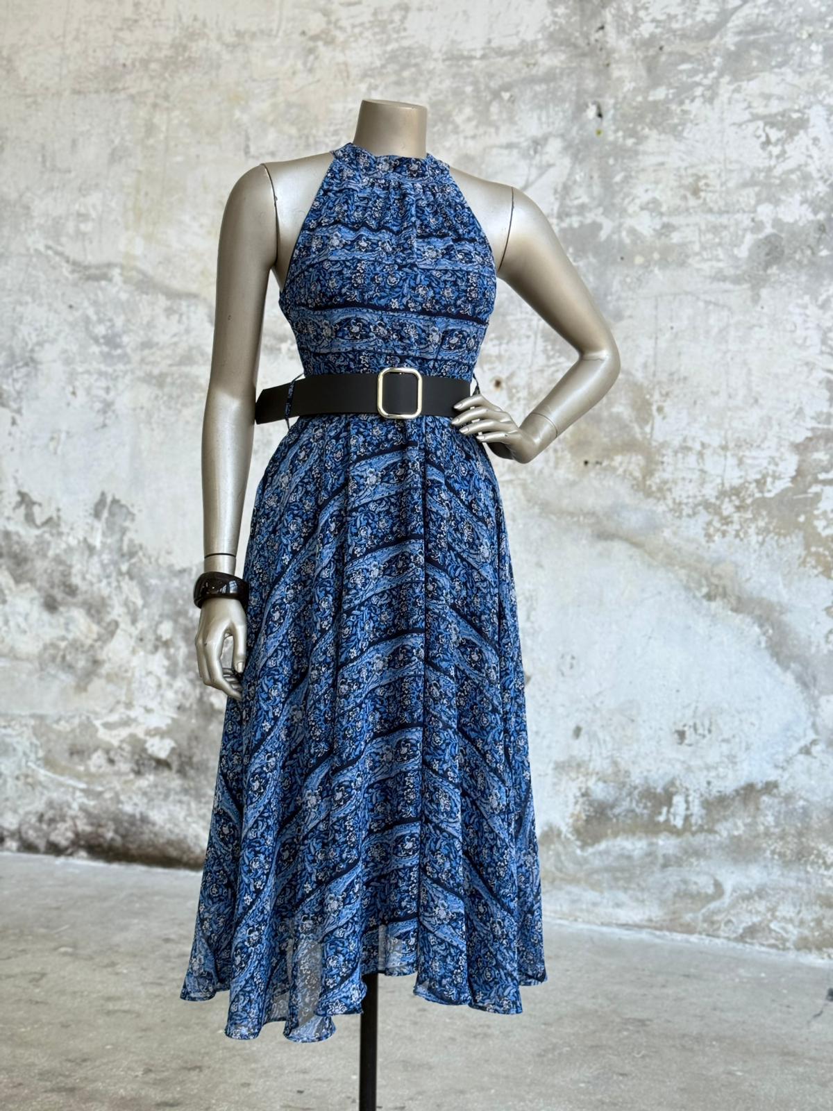 Halter Yaka Desenli Kemerli Şifon Elbise (Mavi)