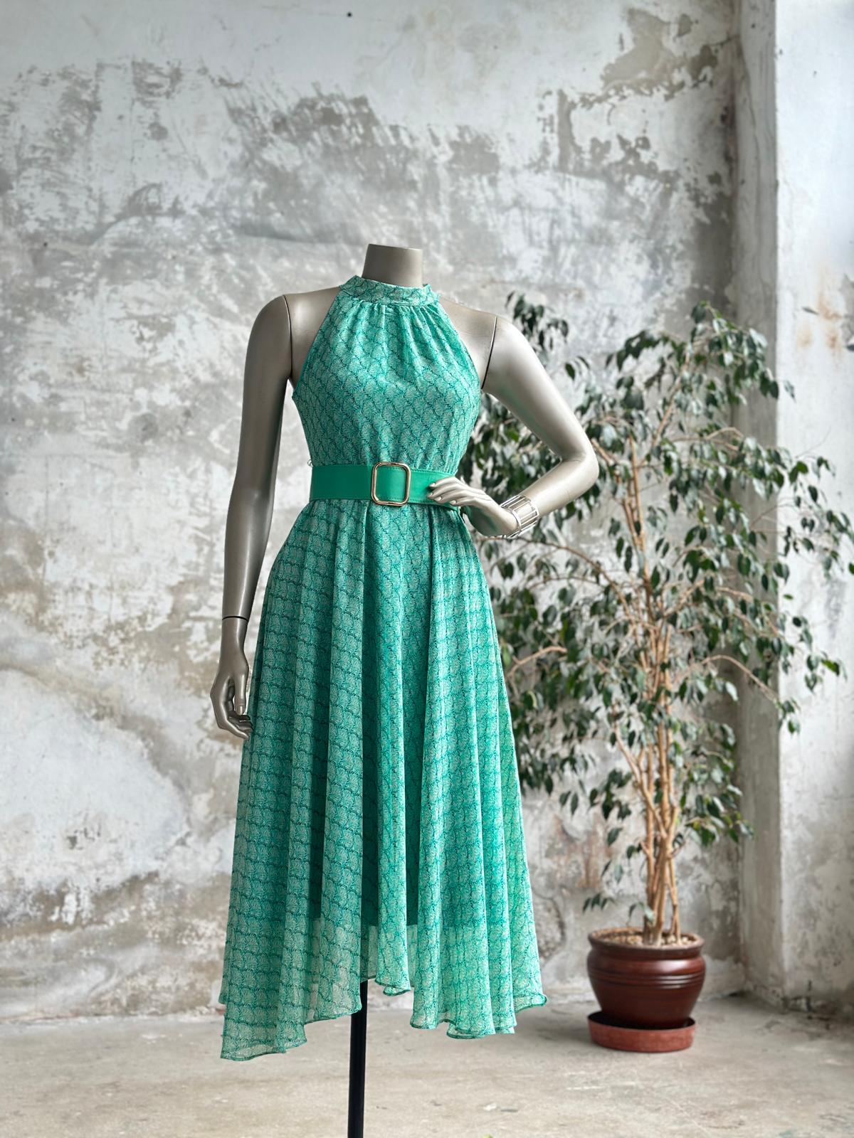 Halter Yaka Kemerli Şifon Elbise (Yeşil)