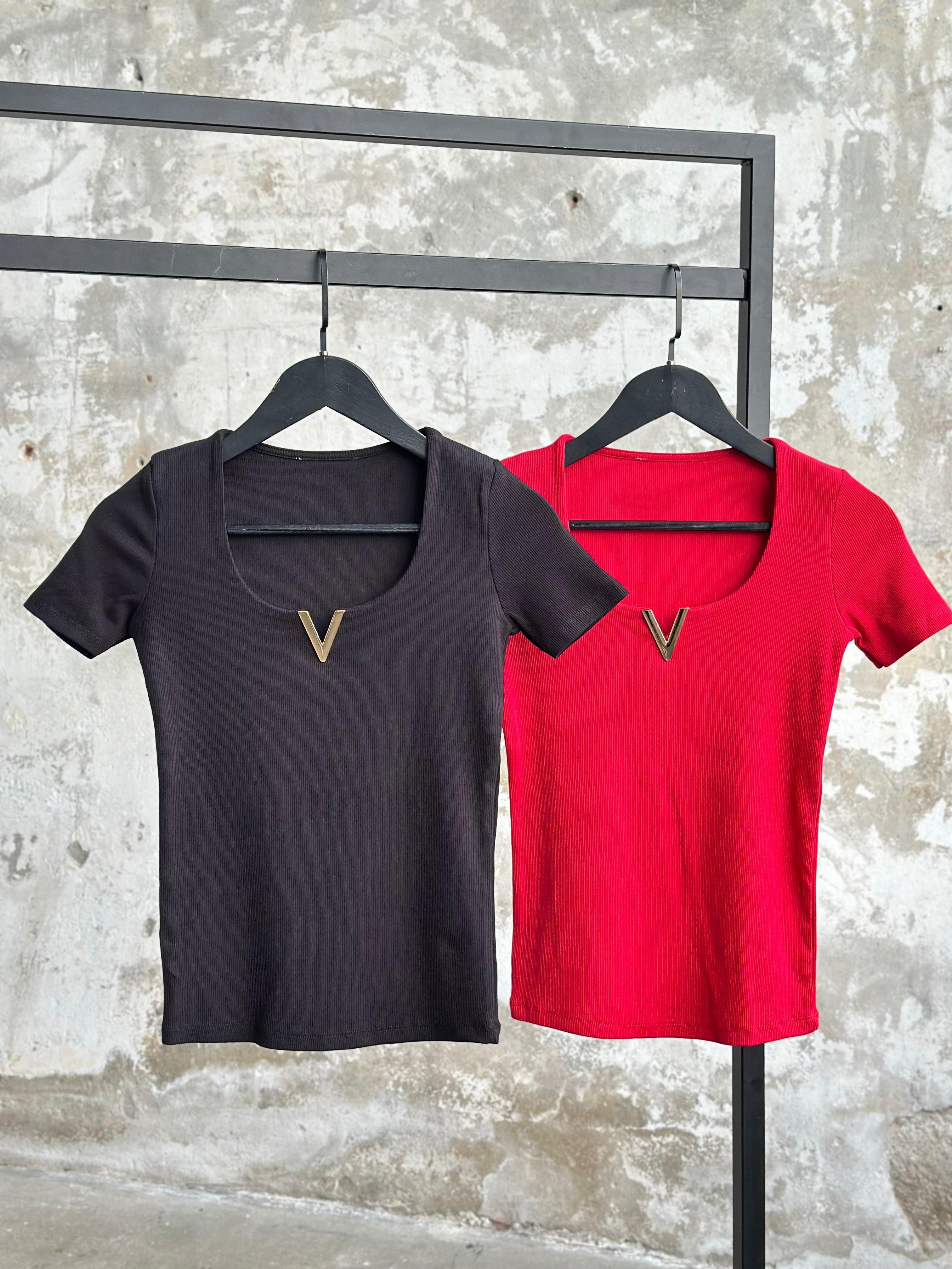 Kare Yaka Gold Detaylı Bluz (Siyah/Kırmızı)