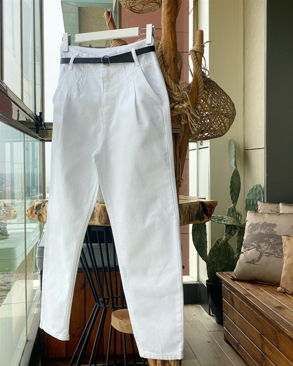 Kemerli Boyfriend Jean  (Beyaz)