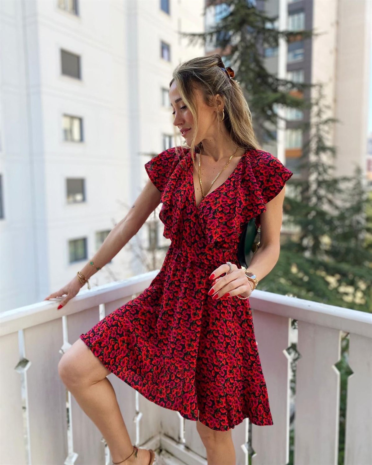 Kırmızı Mor V Yaka Kol Ve Etek Volan Detay Tasarım Flora Elbise