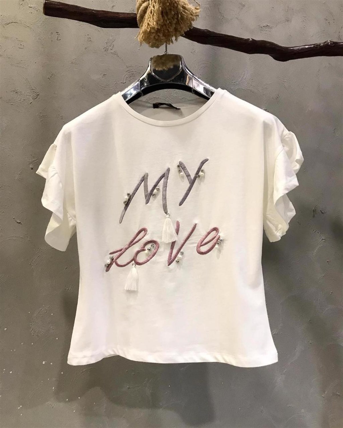 Kolları Fırfır Detaylı Yazı İnci Ve Nakış İşlemeli Tshirt (BEYAZ)