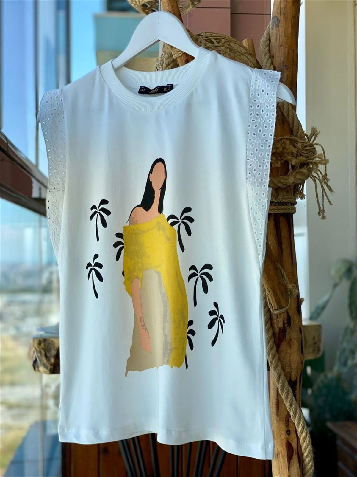 Kolları Fisto Detay Tshirt
