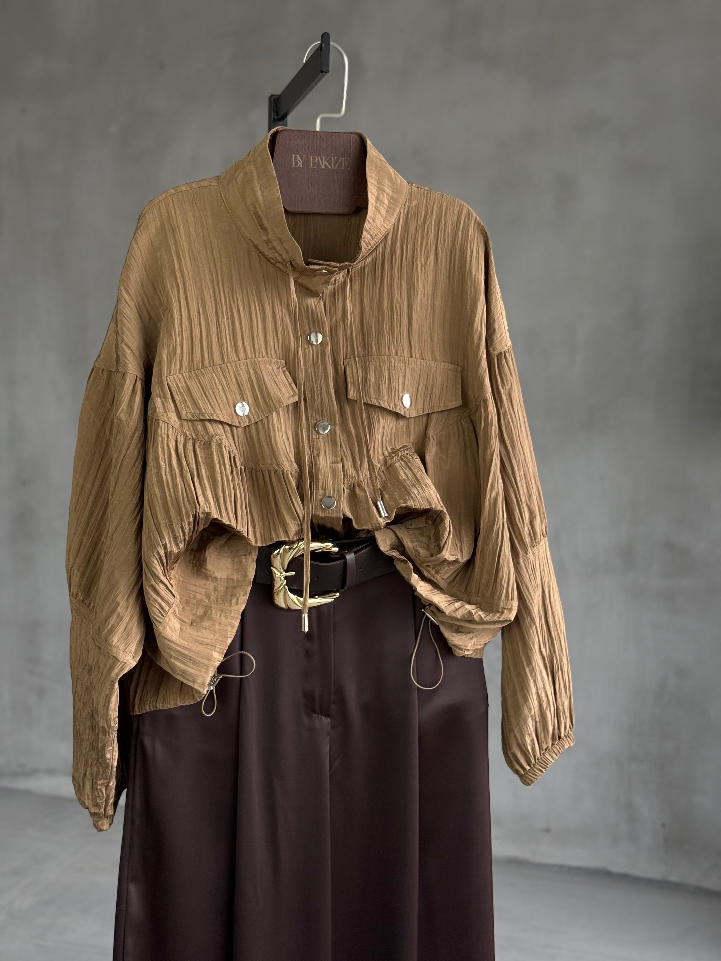 Krınkıl Dik Yaka Büzgü Detaylı Ceket (Camel)