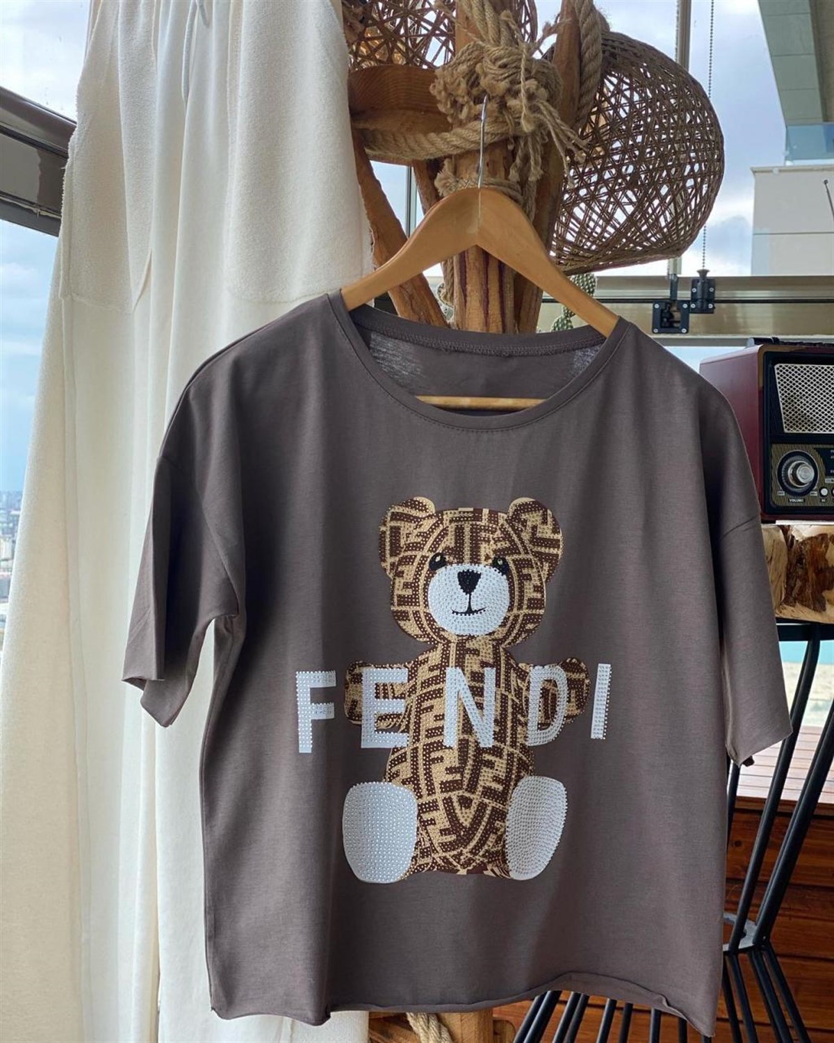 Kristal Taş İşçilikli Fendi Tshirt (KAHVE)