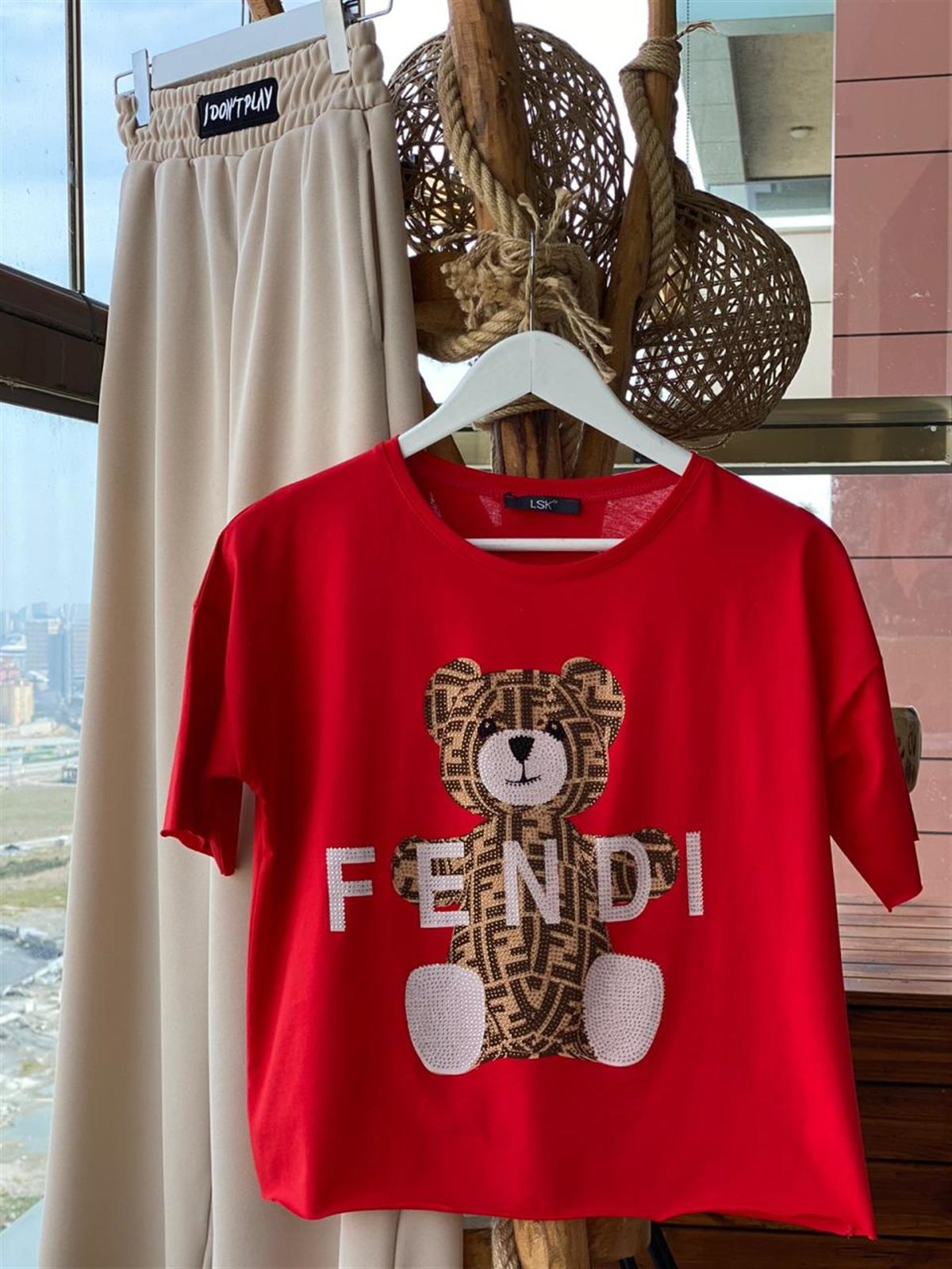 Kristal Taş İşçilikli Fendi Tshirt (KIRMIZI)