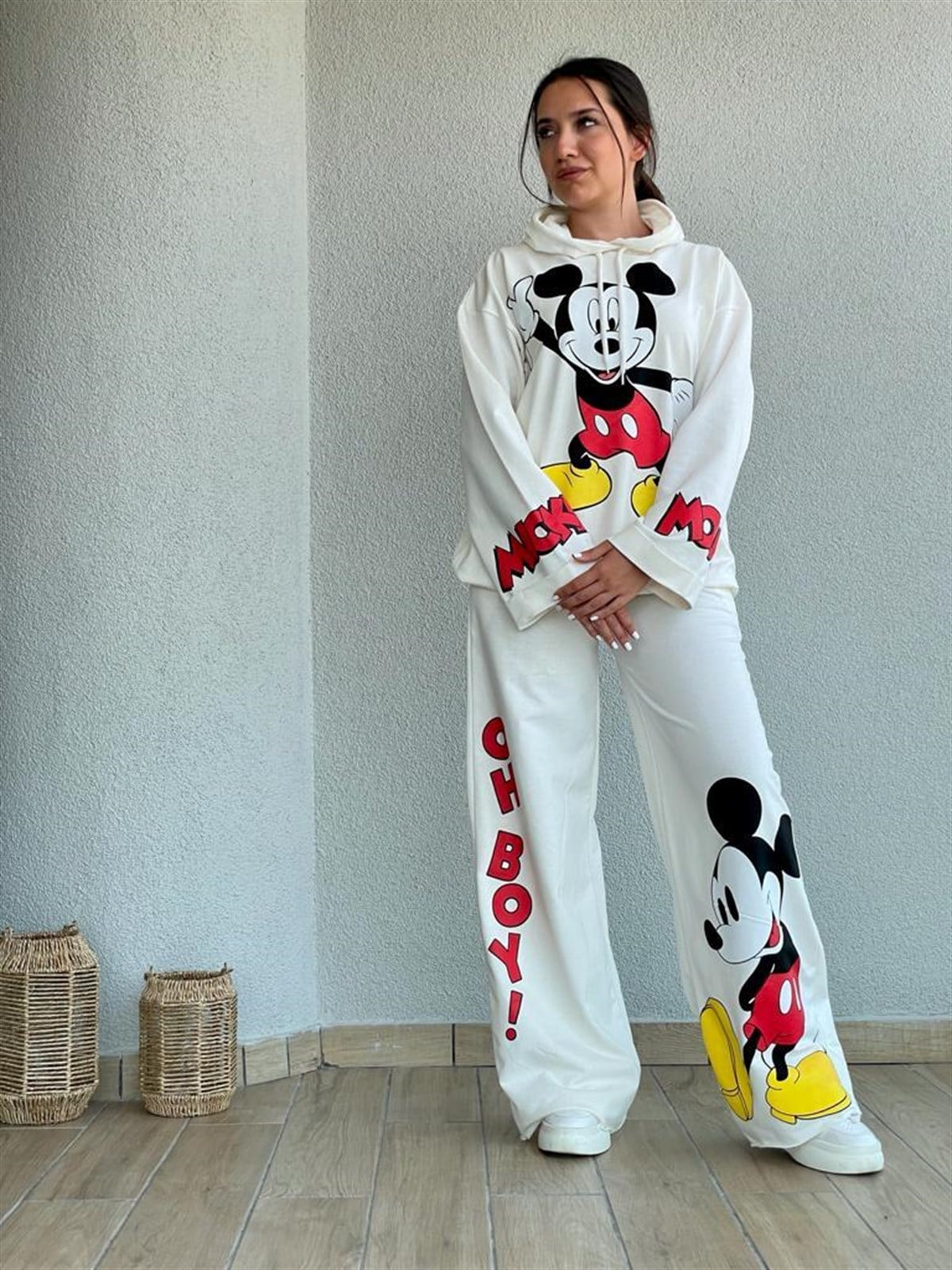 Mickey Baskılı Yazı Detaylı Takım (Beyaz)