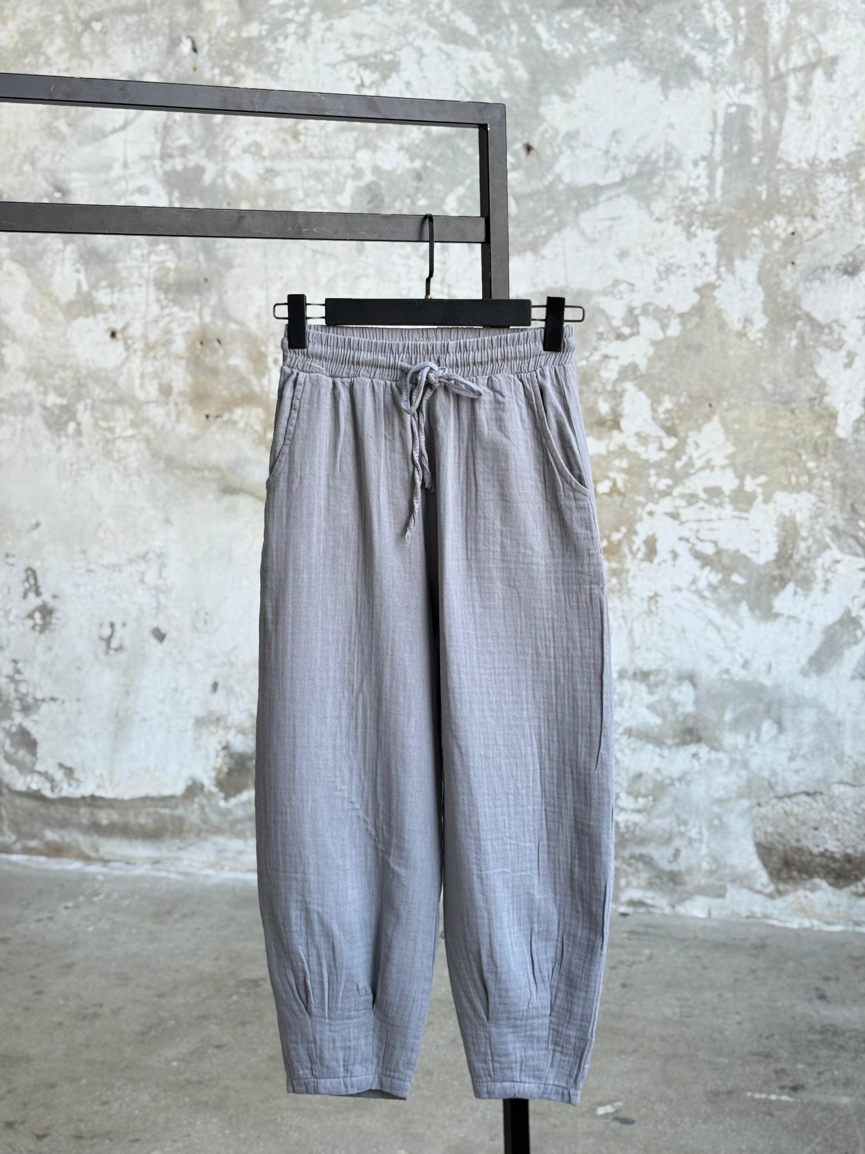 Müslin Kumaş Paçası Çımalı Pantolon (Gri)