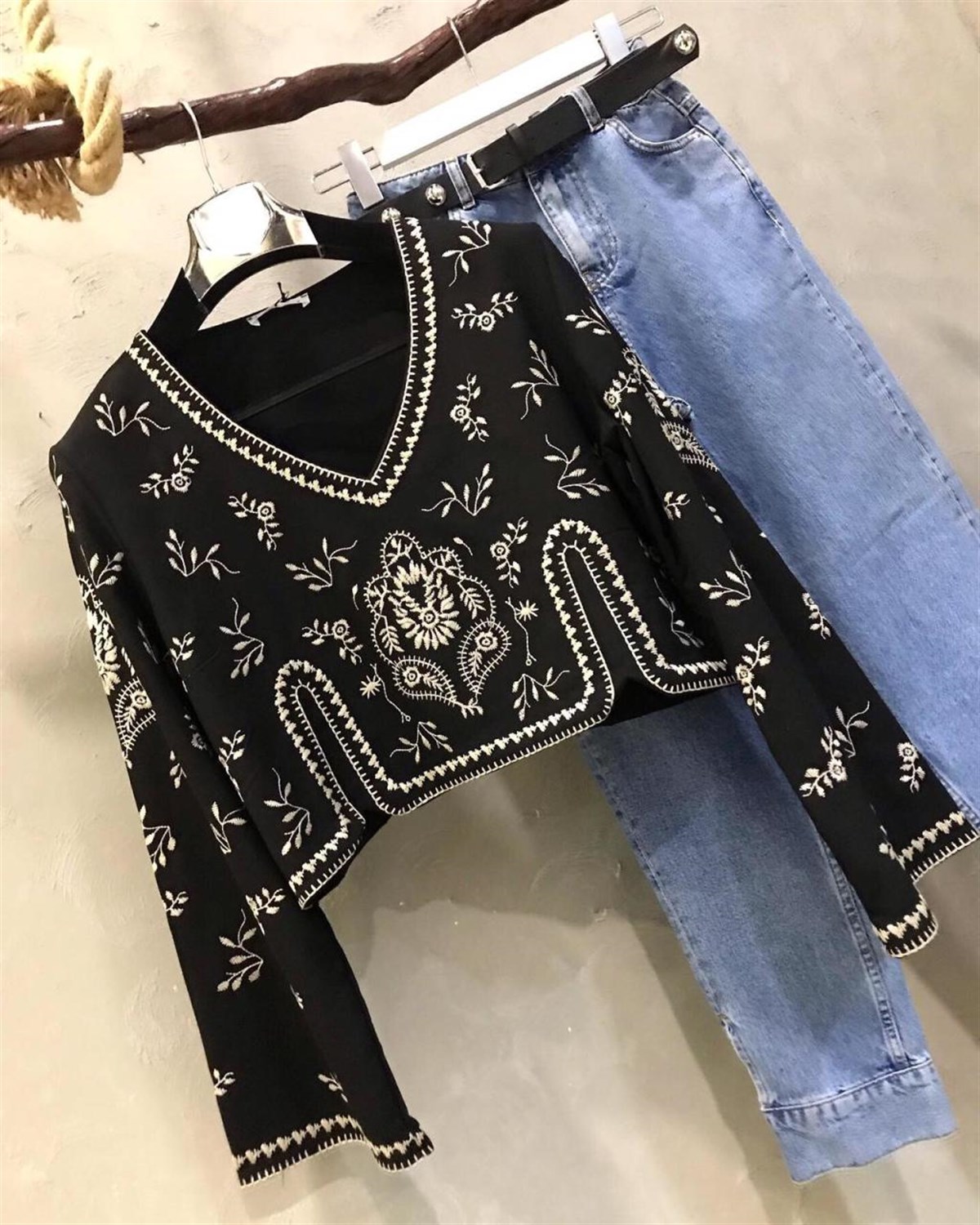 Nakış Detaylı Coton Kumaş Bluz