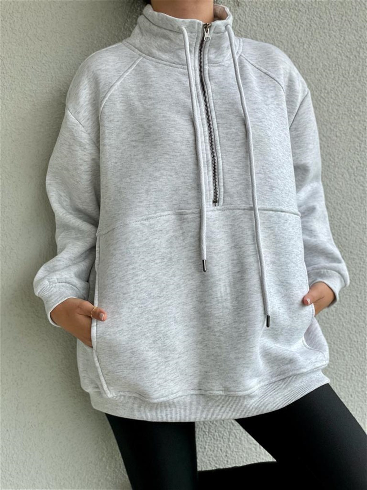 Önden Cepli Boğazlı Sweat (Gri)