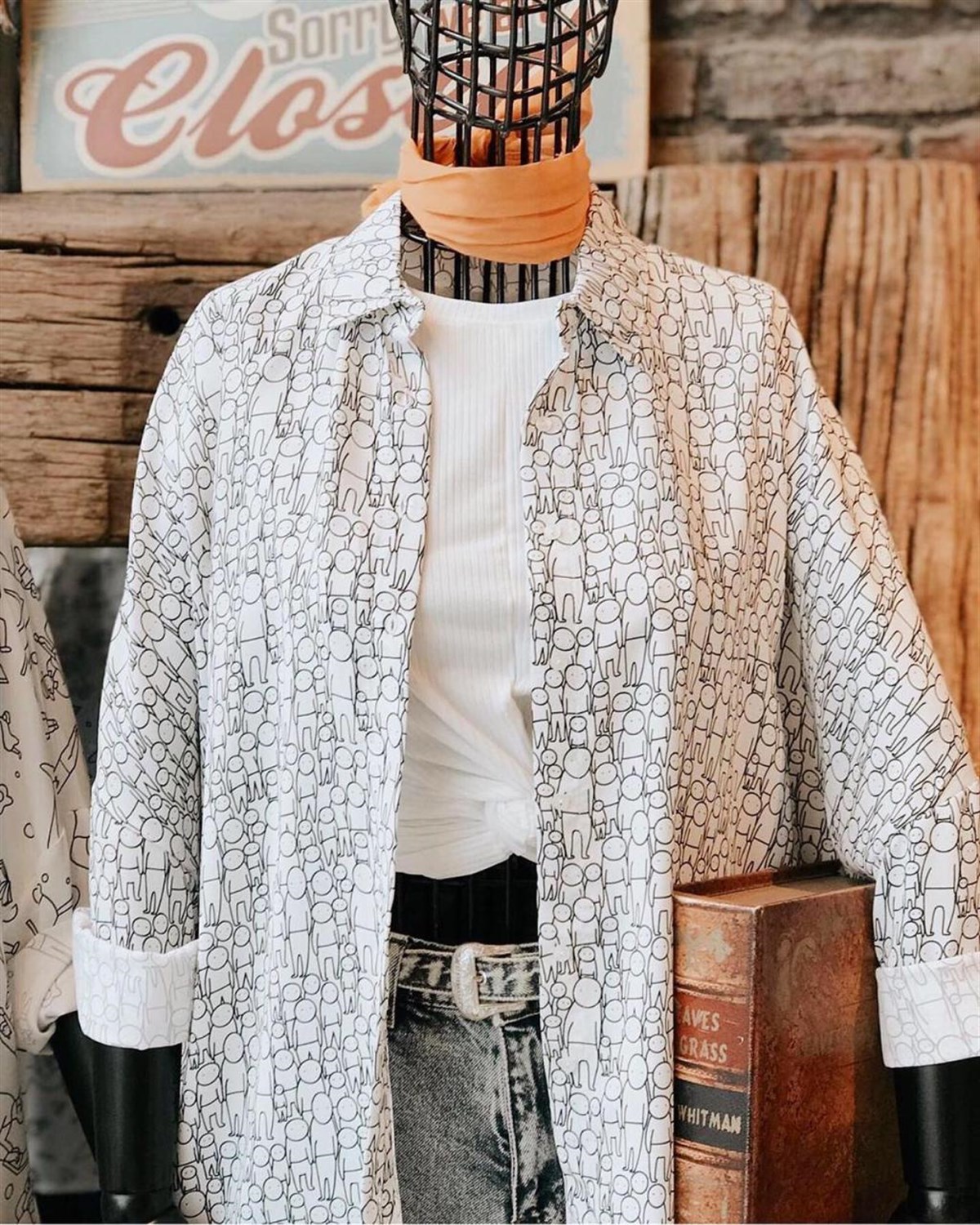 Oversize İnsan Figürlü Tasarım Gömlek