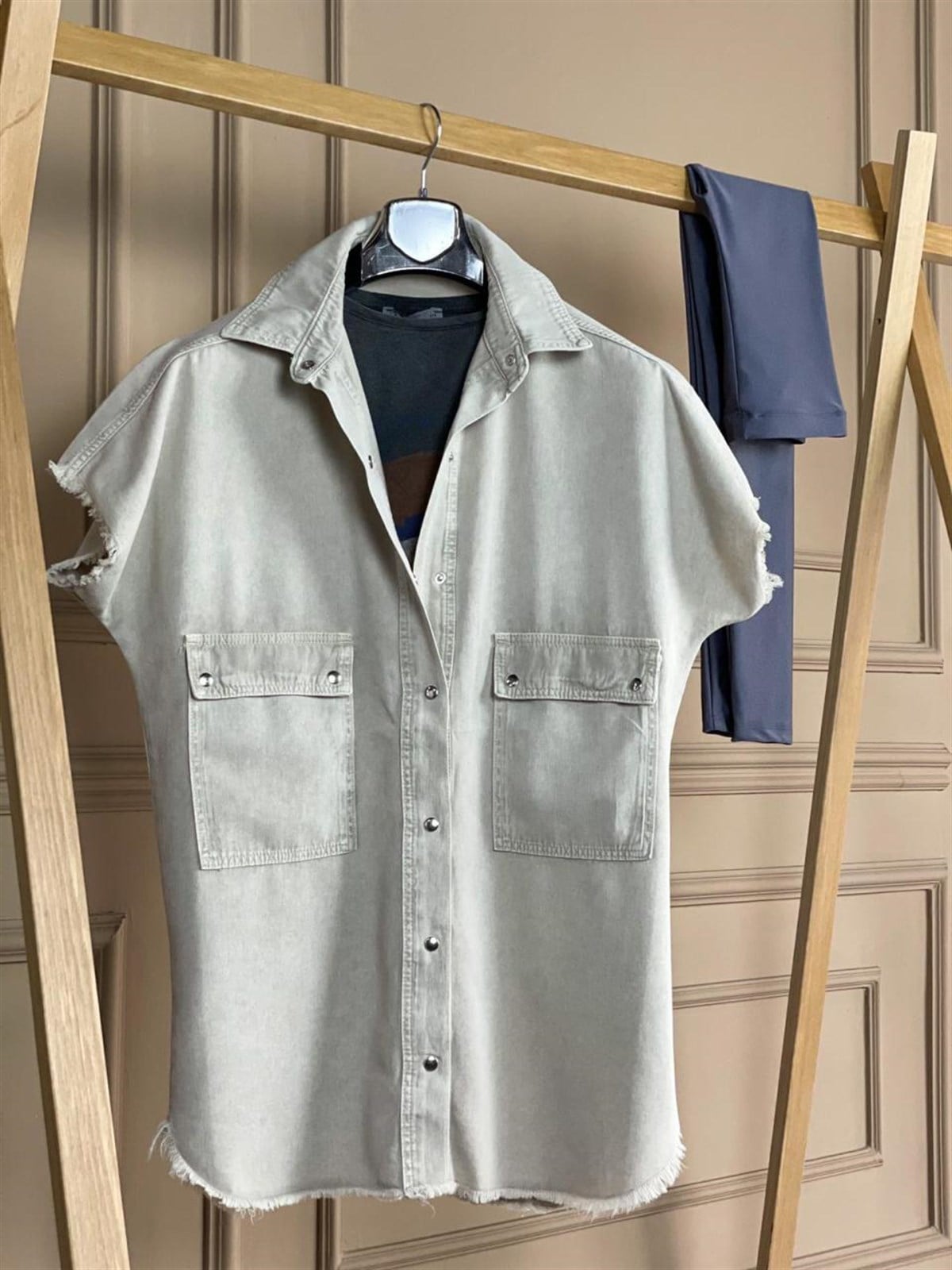 Oversize Kesim Kısa Kol Cepli Gömlek  (EKRU)