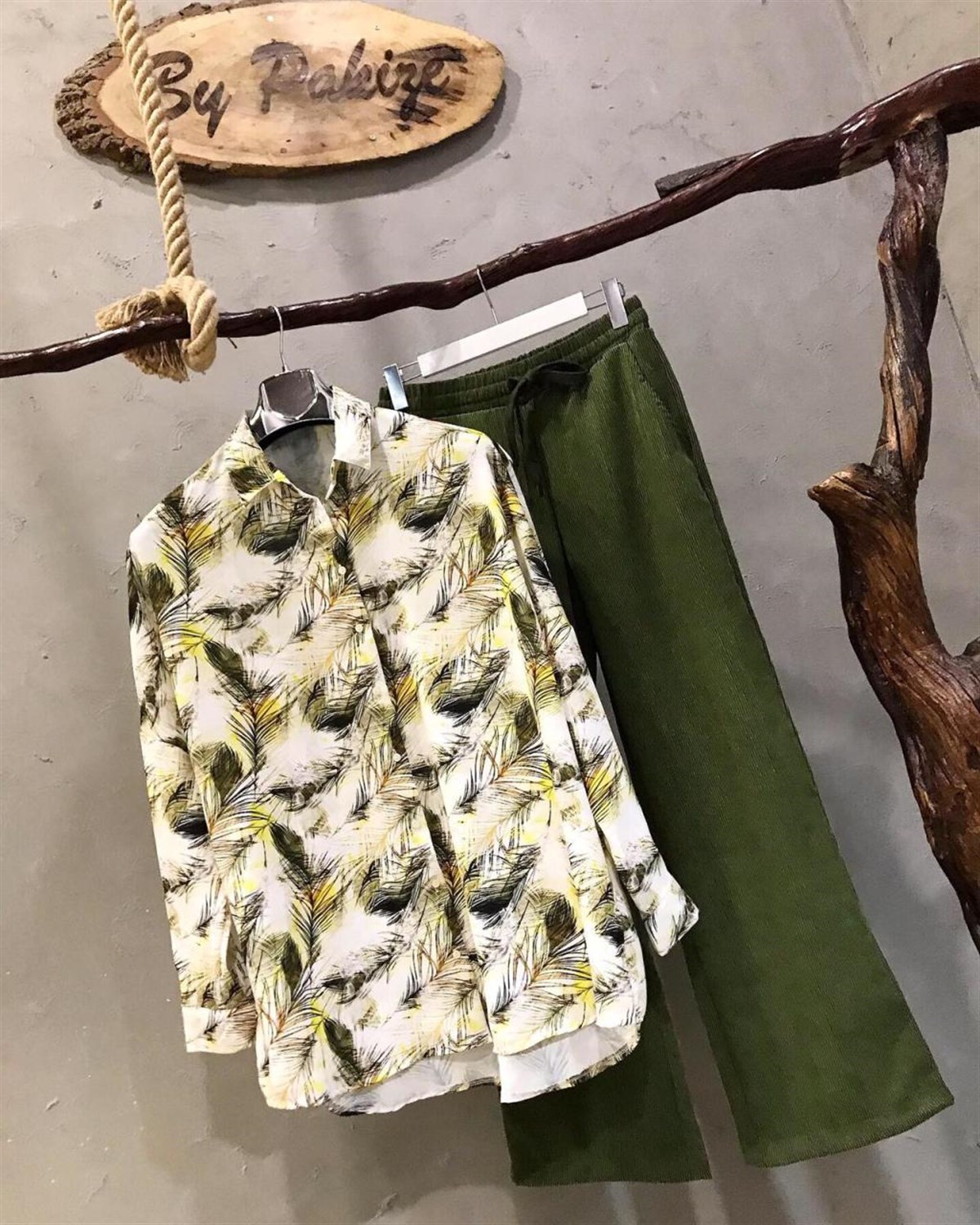 Oversize Saten Kumaş Yaprak Desenli Gömlek