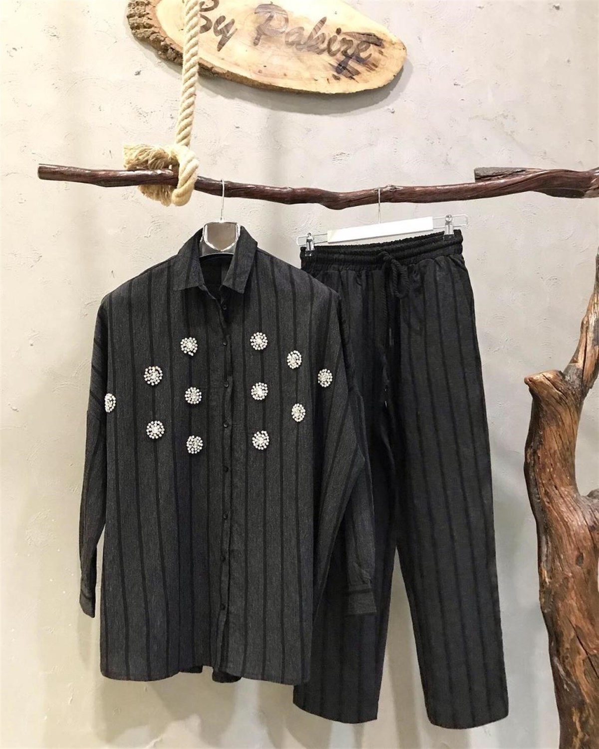 Özel Kristal Taş İşçilikli Çizgili Oversize Kesim Takım
