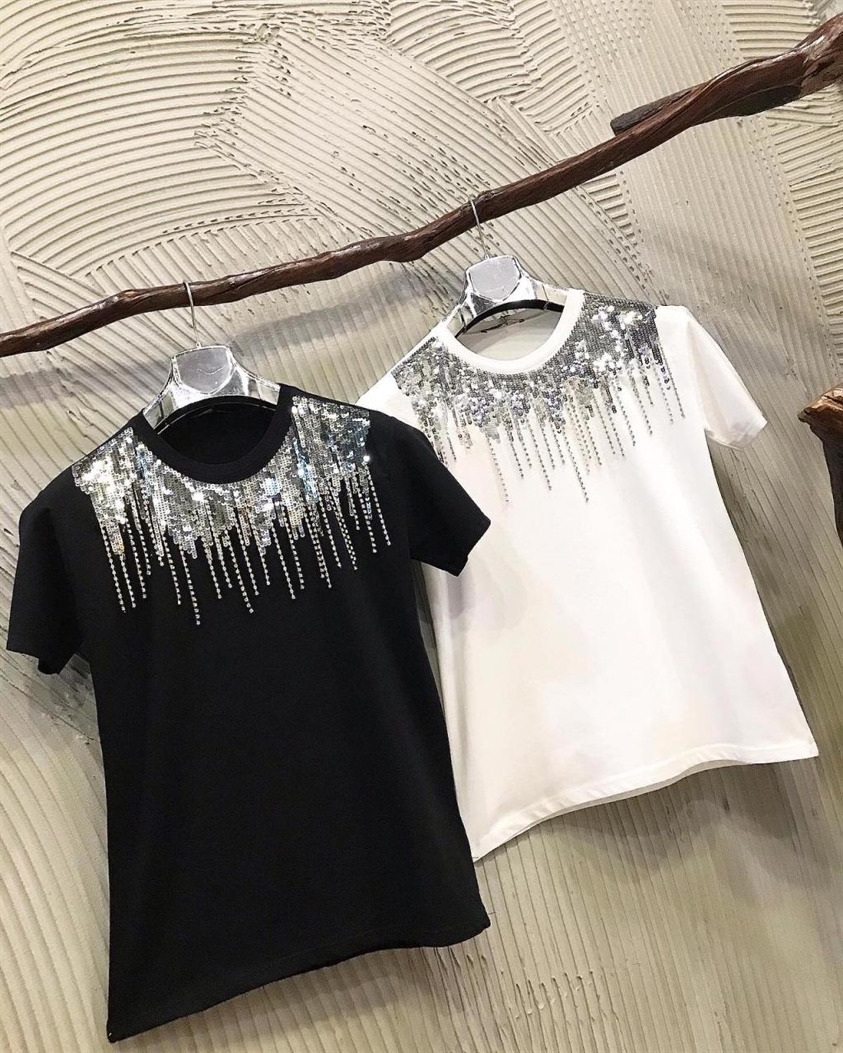 Özel Payet İşçilikli Zincir Taş Detaylı Tshirt (SİYAH & BEYAZ)