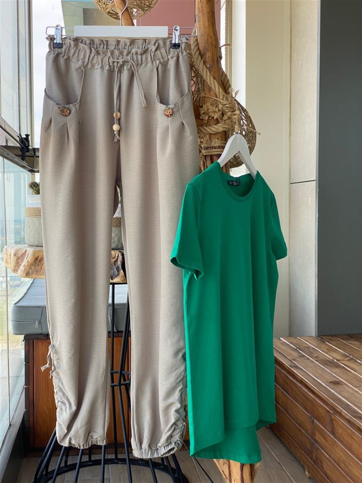 Paçaları Büzgü Detaylı Pantolon (Haki)