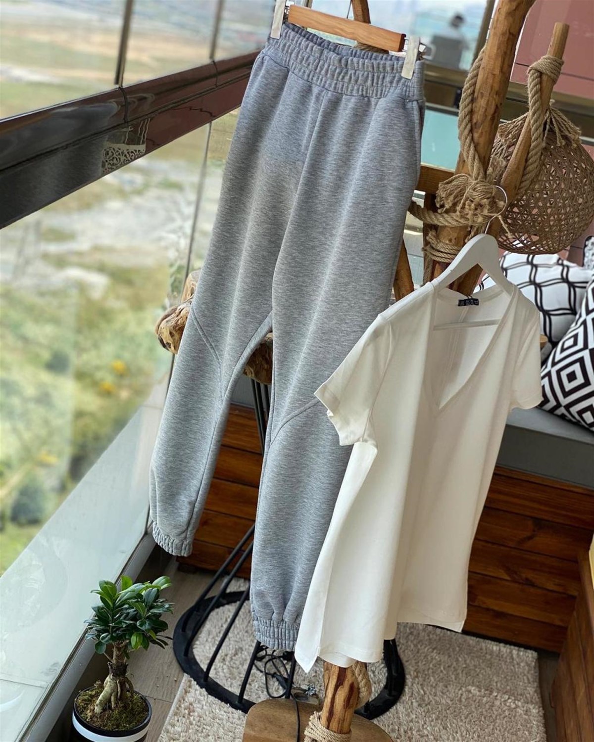 Paçası Dikiş Detaylı Eşofman Pantolon (GRİ)