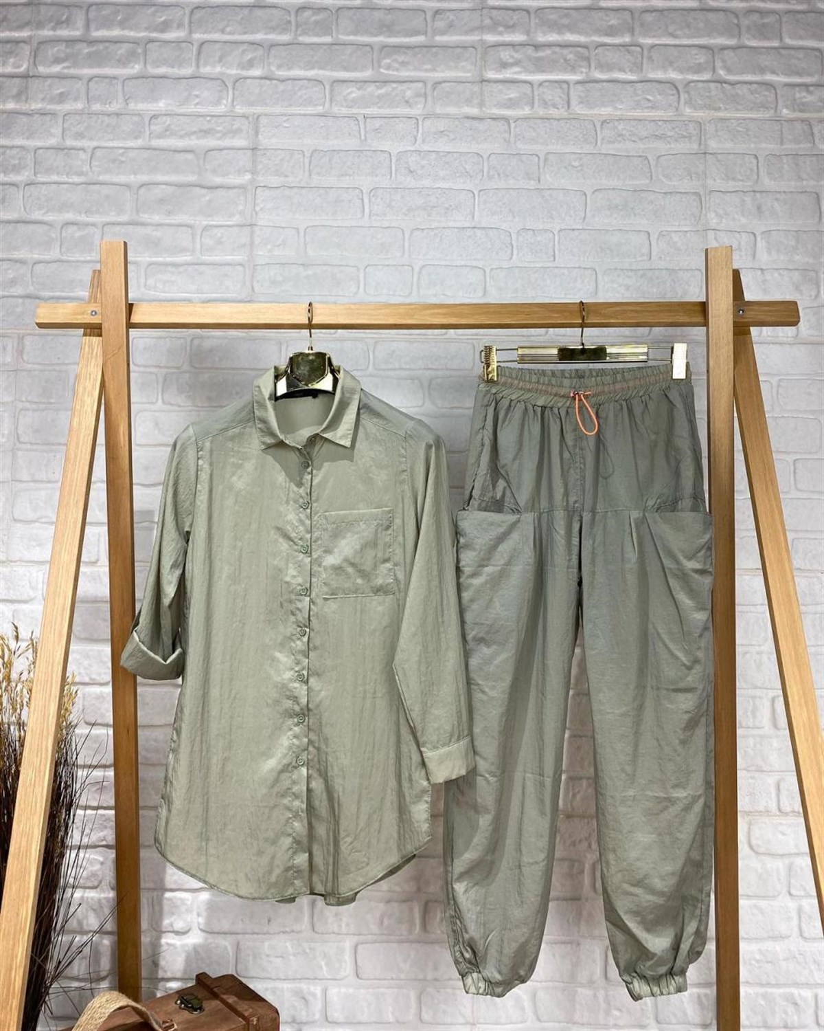 Paraşüt Kumaş Eşofman Pantolon (HAKİ)