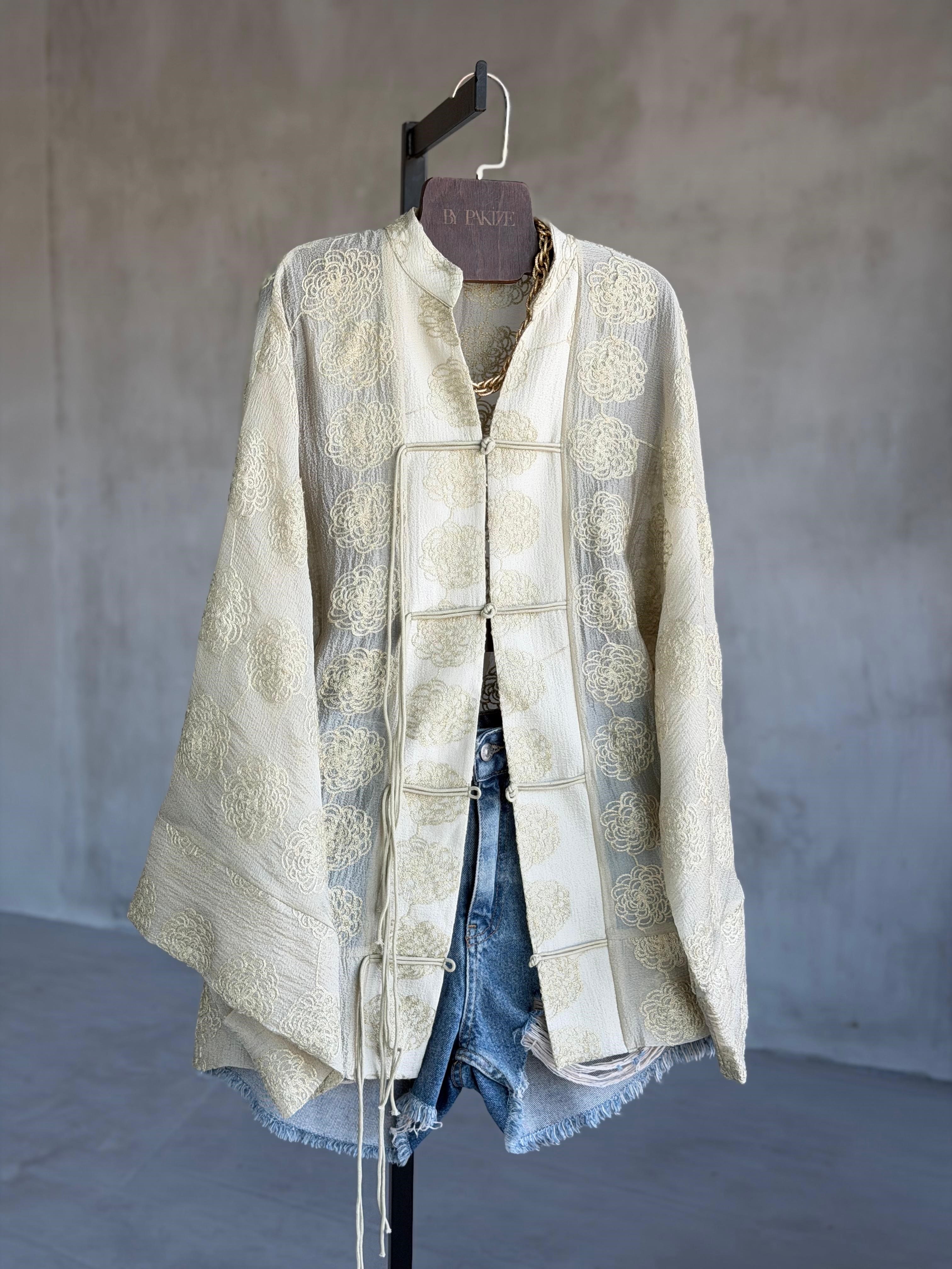 Premium Brode Kumaş Bağlama Detaylı Kimono Gömlek (Adaçayı Yeşili)