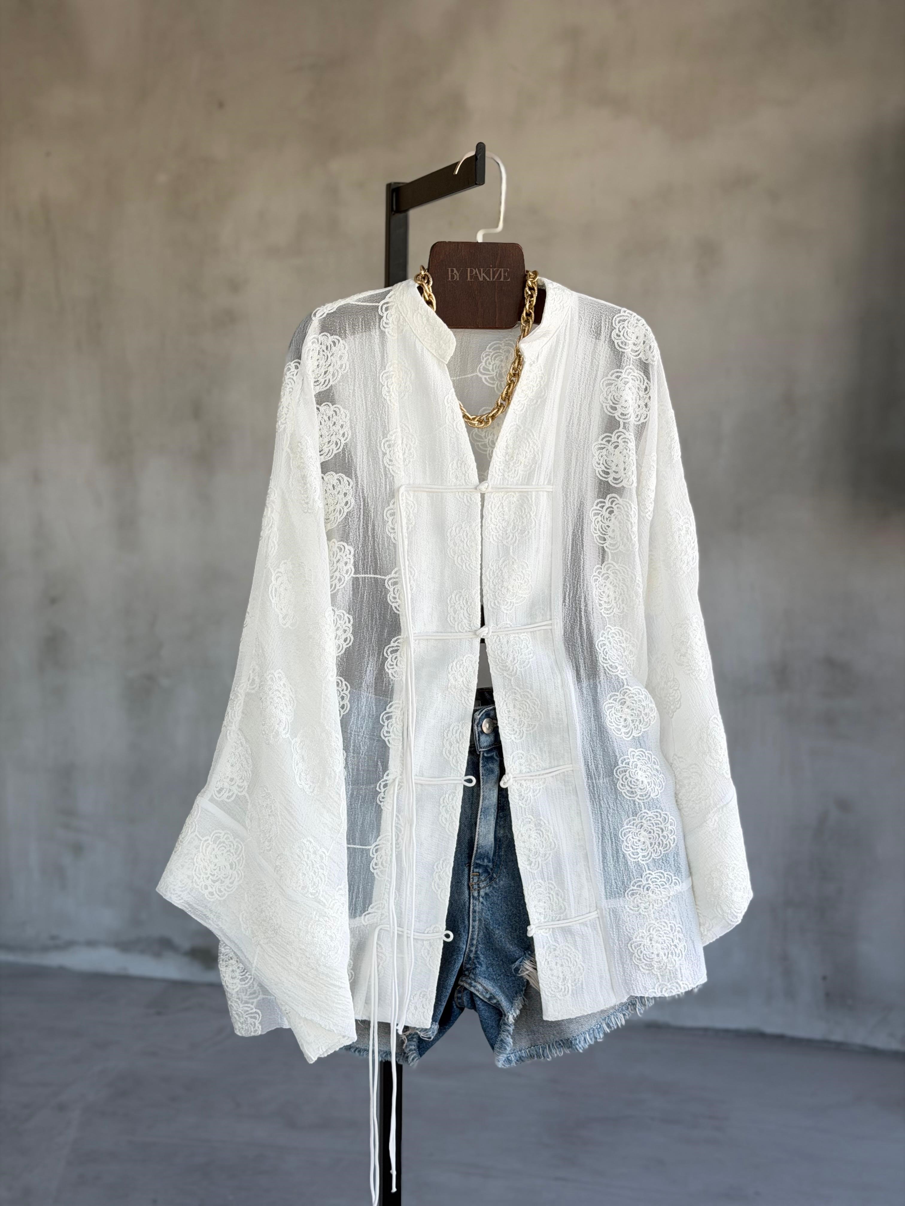 Premium Brode Kumaş Bağlama Detaylı Kimono Gömlek (Beyaz)