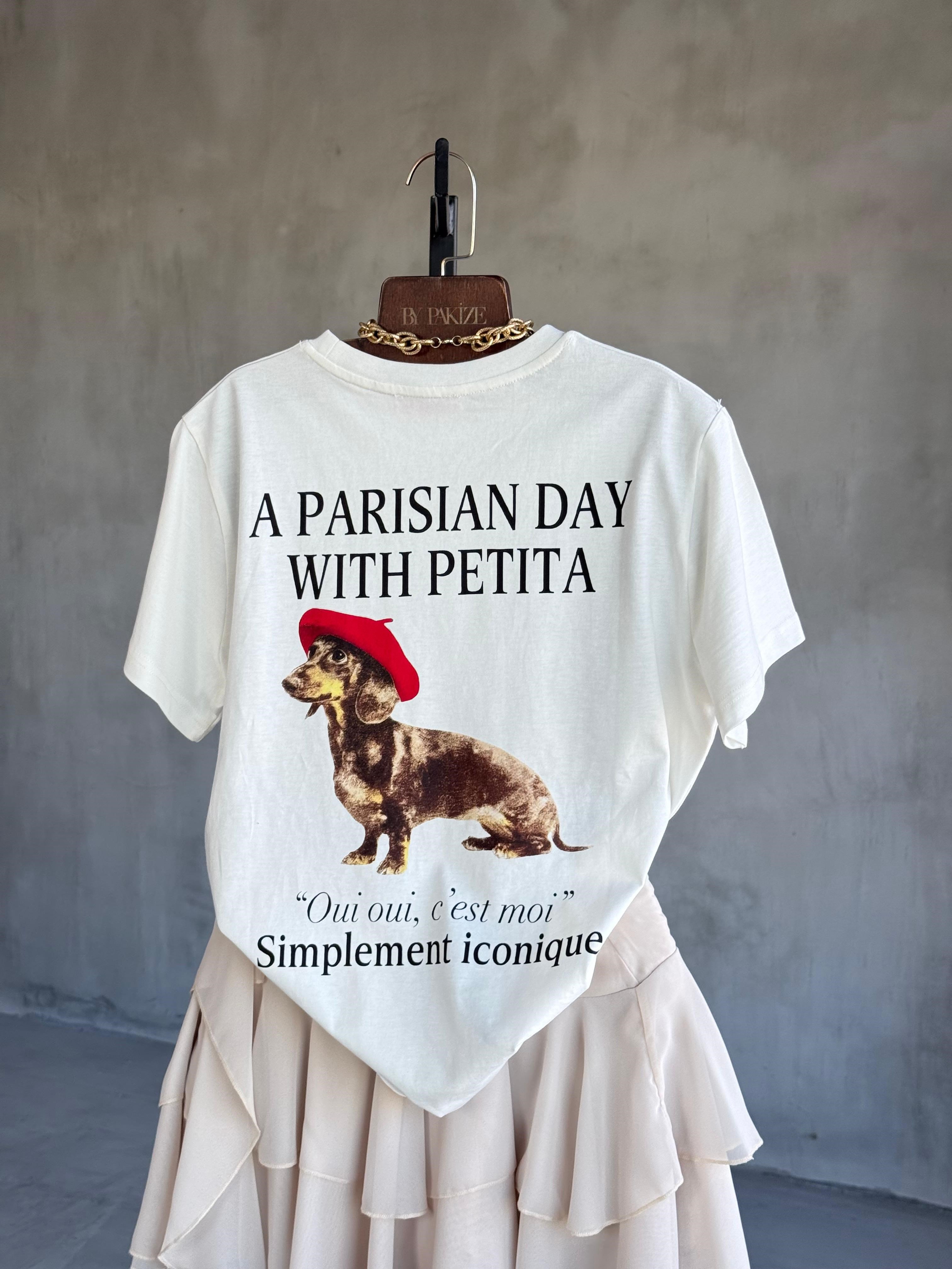 Sırt Baskılı Kırmızı Şapka Köpekli Tişört (Beyaz)