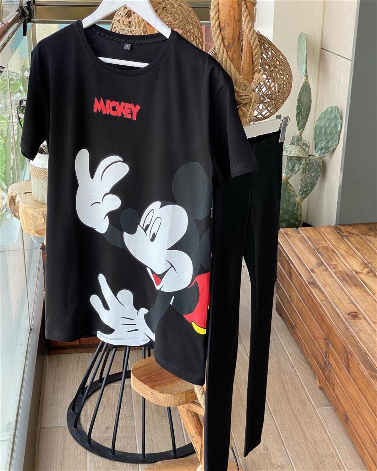 Sırt Detaylı Mickey Mouse Tshirt (Siyah)