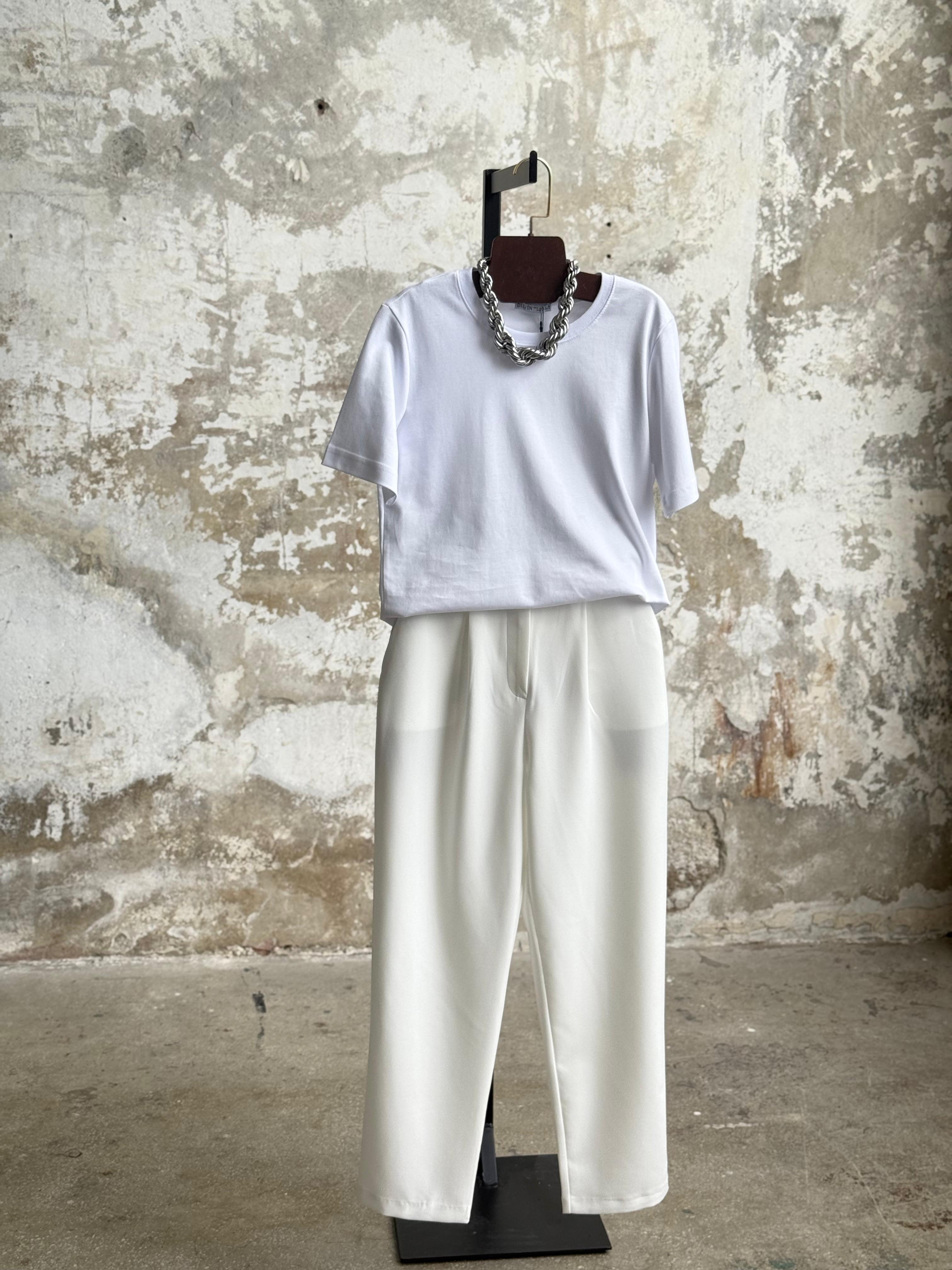 Sırt Lastik Detaylı Havuç Model Pantolon (Beyaz)