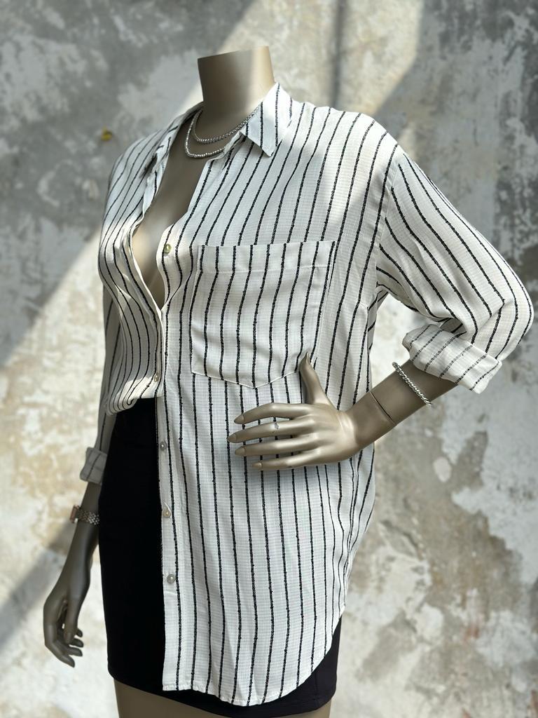 Siyah Çizgili Oversize Kadın Gömlek (Beyaz)
