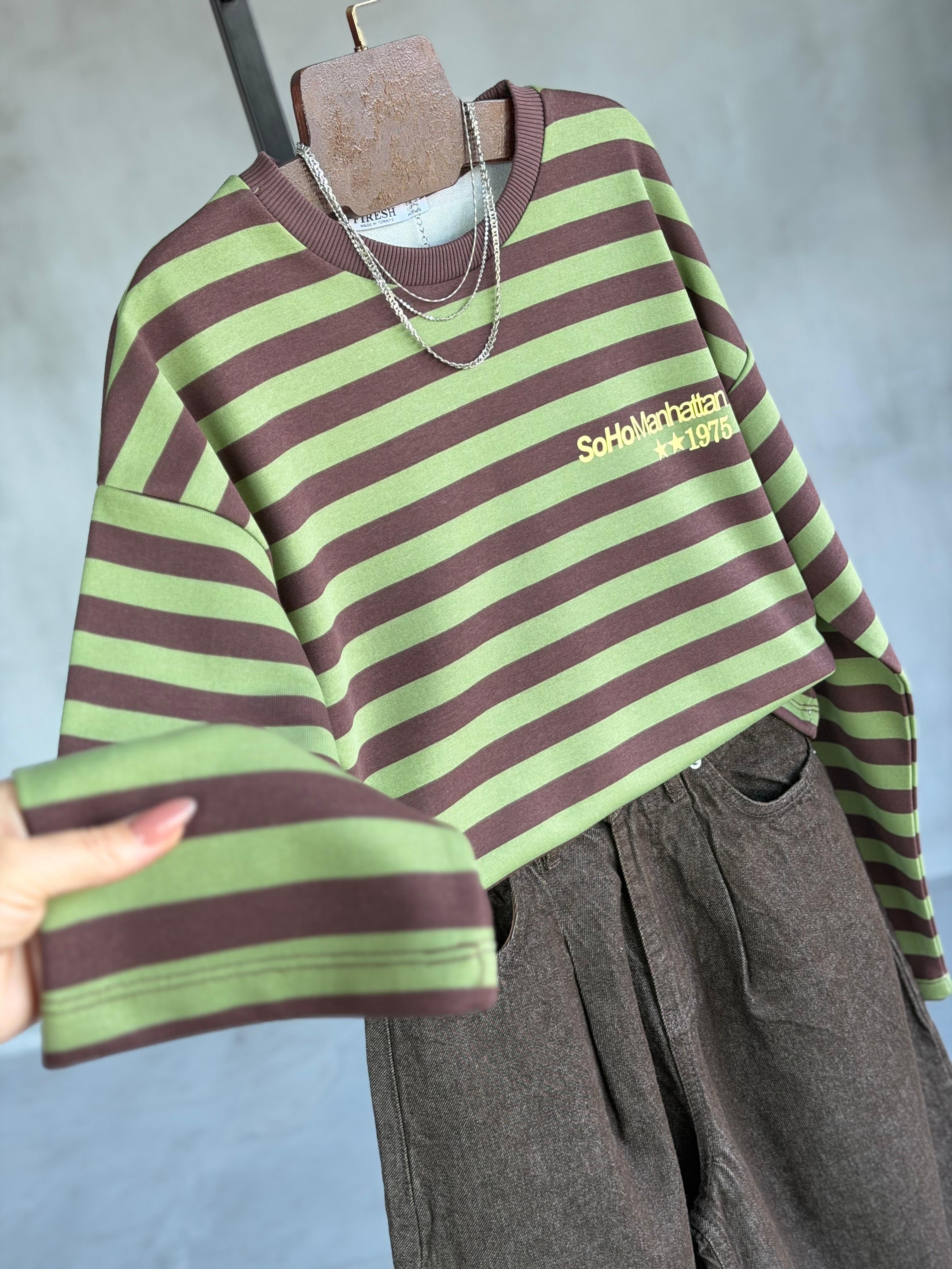 SoHo Manhattan Sırt Yıldız ve Yazı Baskılı Çizgili Sweatshirt(Kahve-Yeşi)